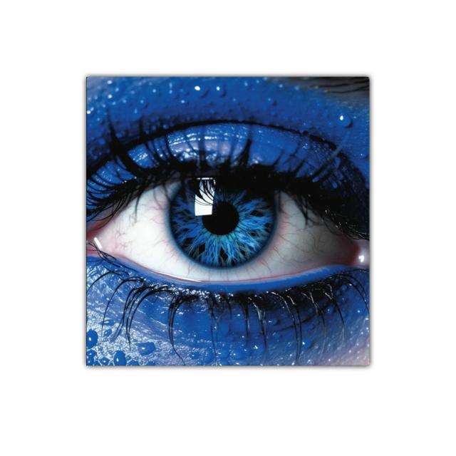 Impacto visual con ojo azul en primer plano intenso