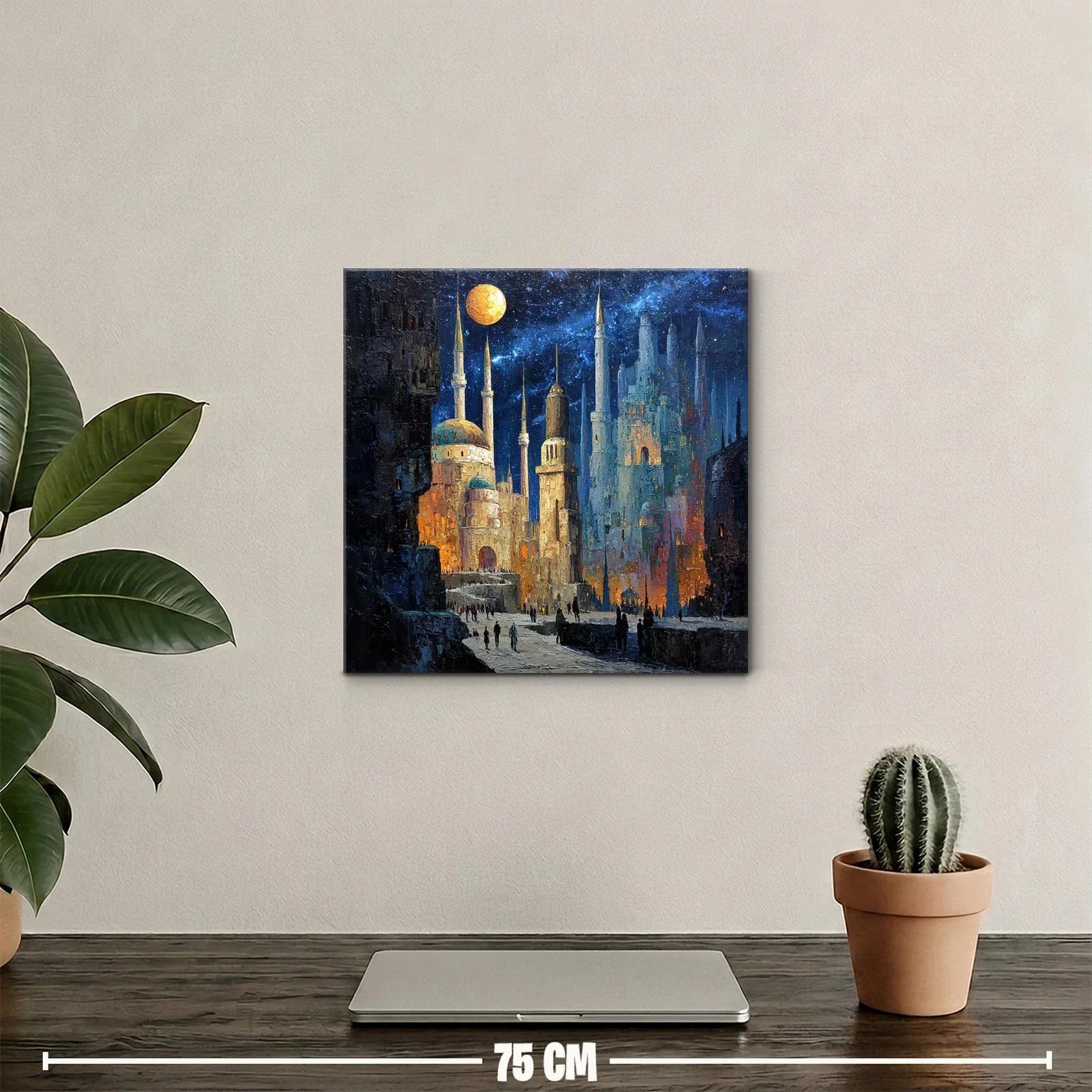 Paisaje urbano nocturno con luna brillante y edificios antiguos — miniatura 2