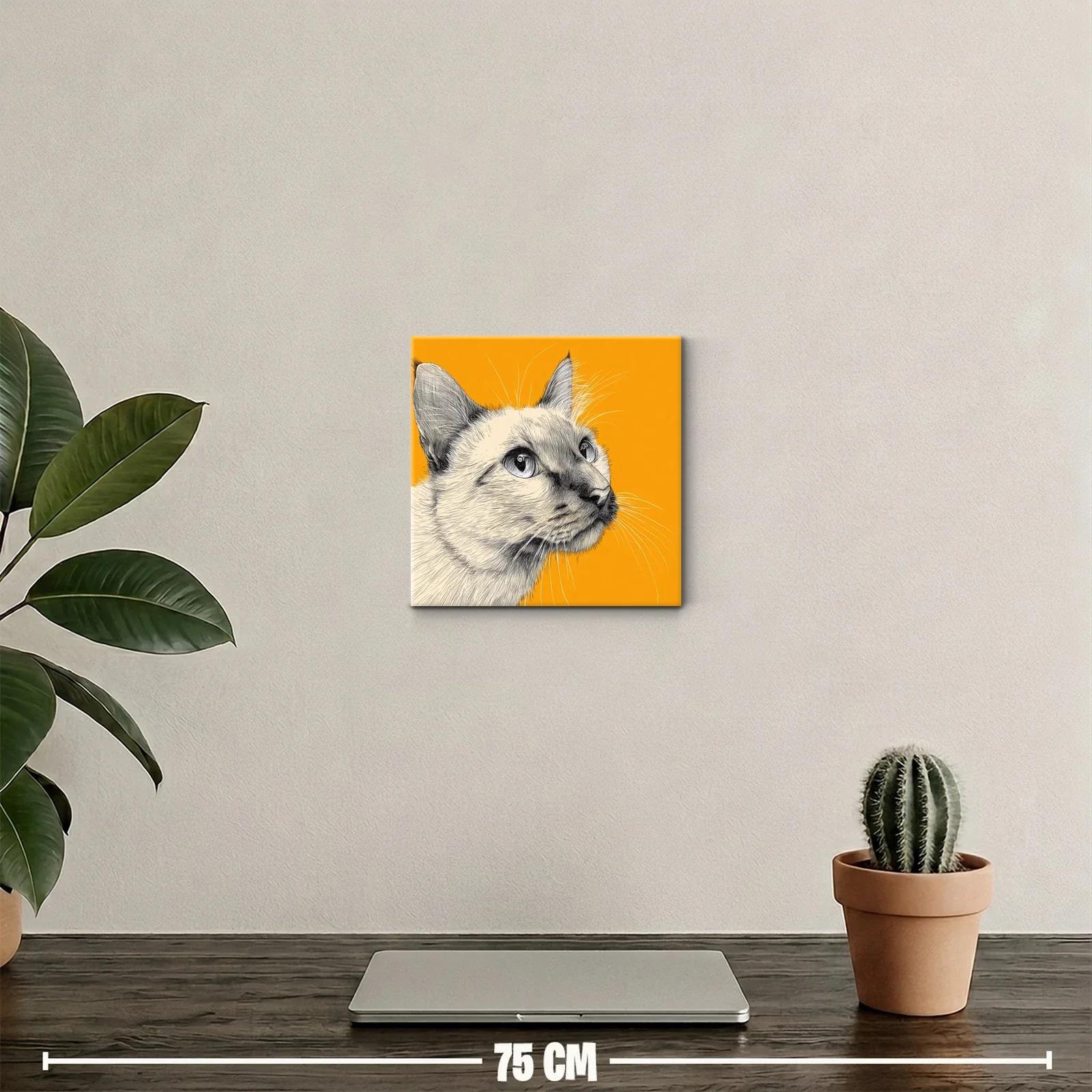 Retrato elegante de gato siamés sobre fondo naranja vibrante — miniatura 2