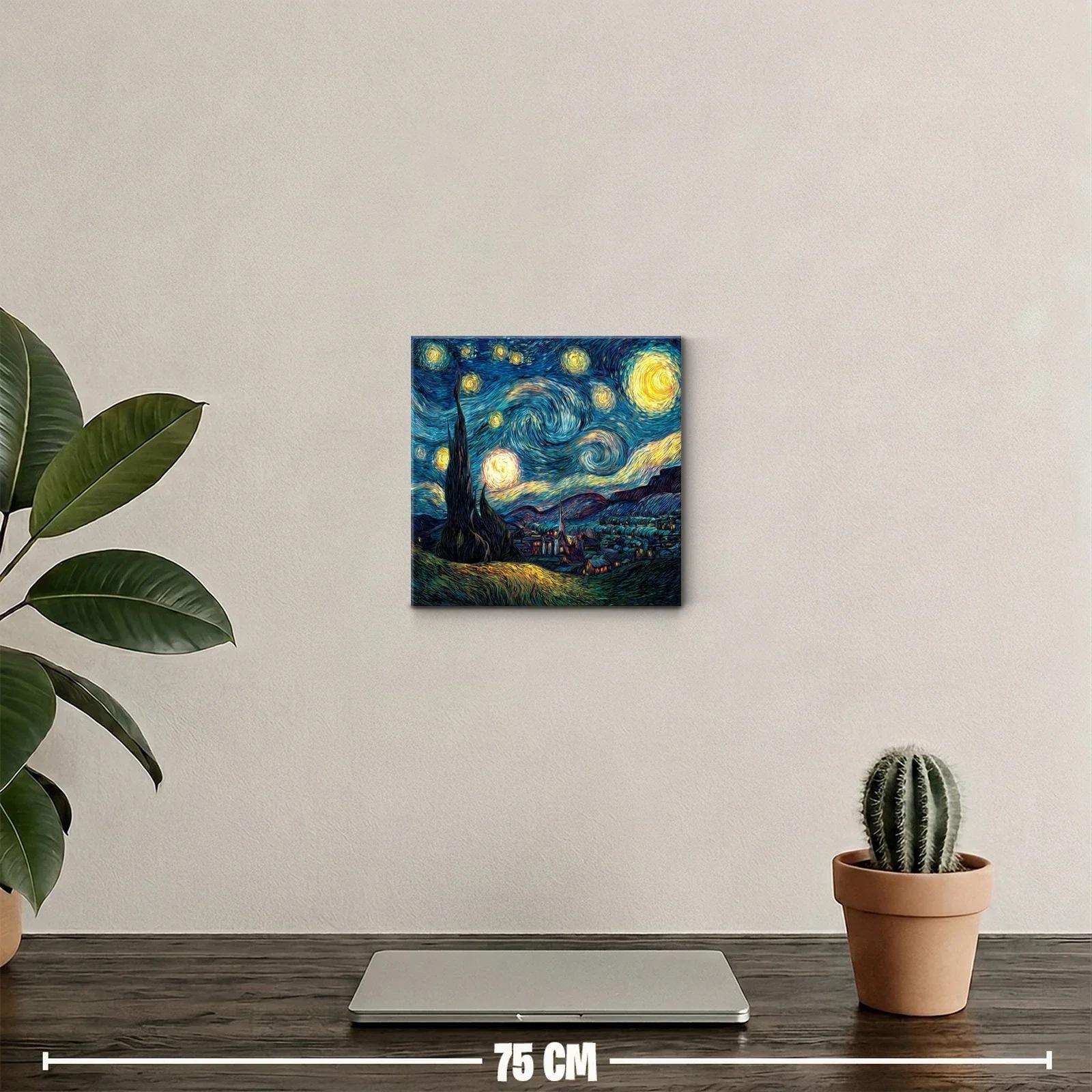 Noche estrellada con cielo vibrante y paisaje nocturno — miniatura 2