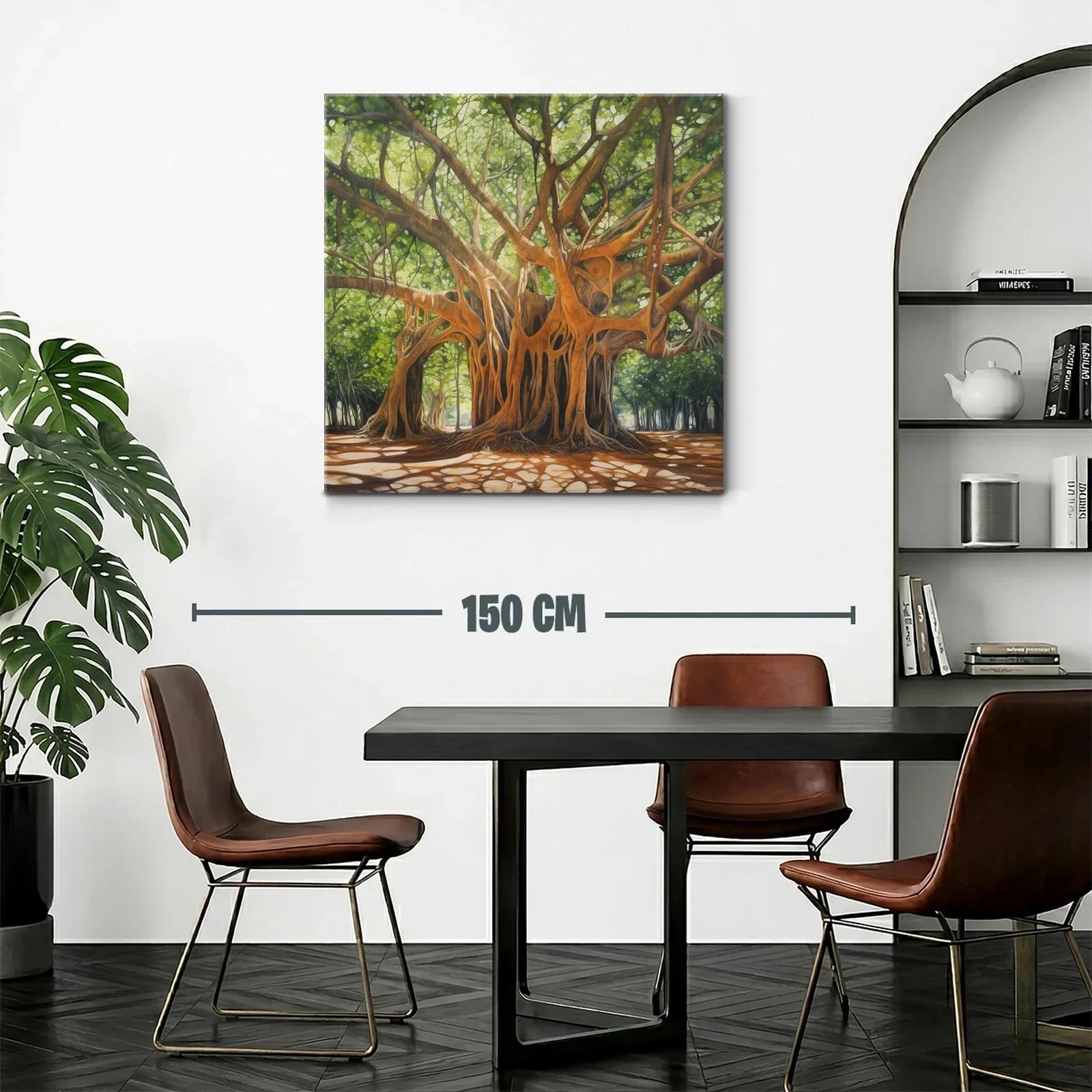 Majestuoso árbol con ramas entrelazadas y luz natural — miniatura 2