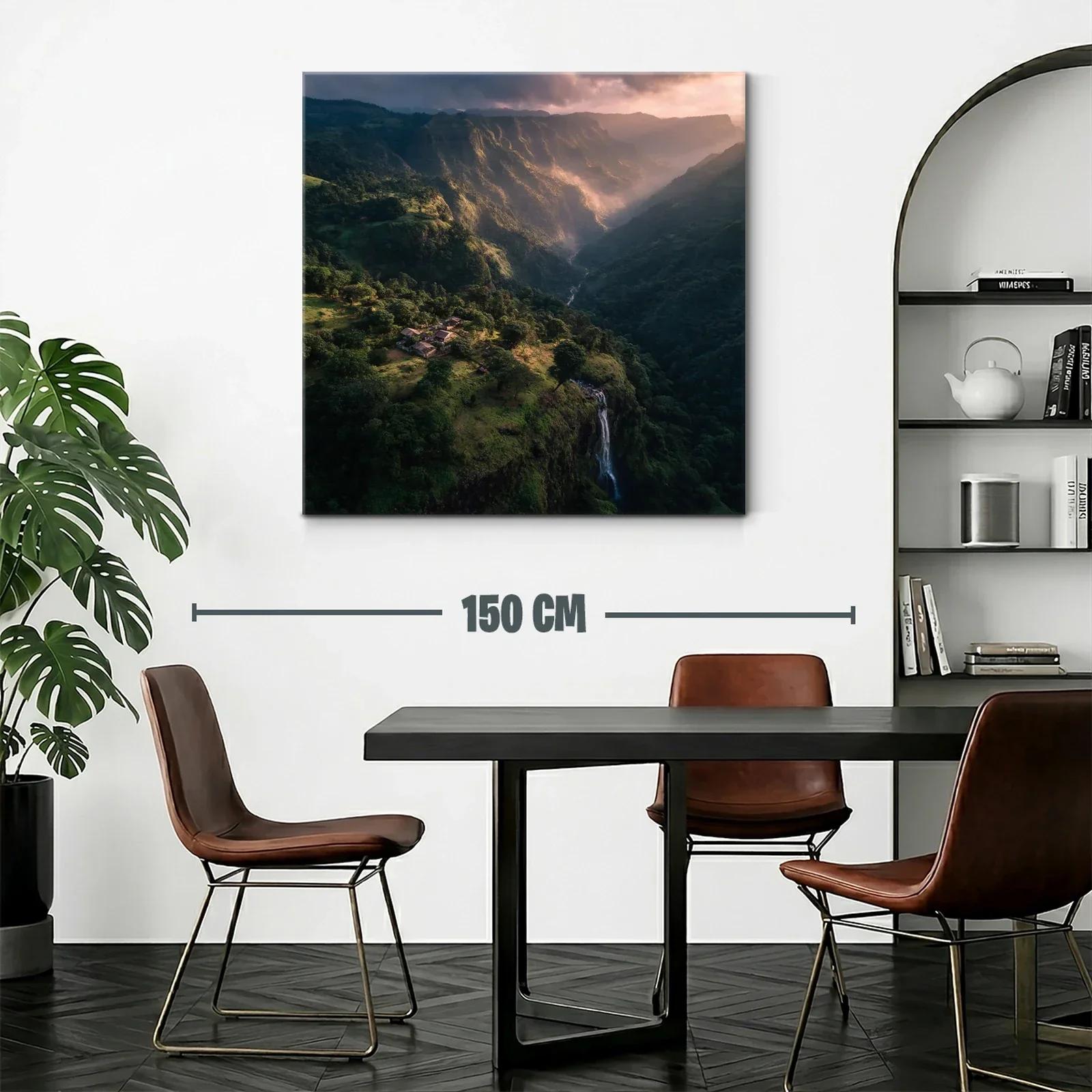 Paisaje montañoso con cascada al atardecer — miniatura 2