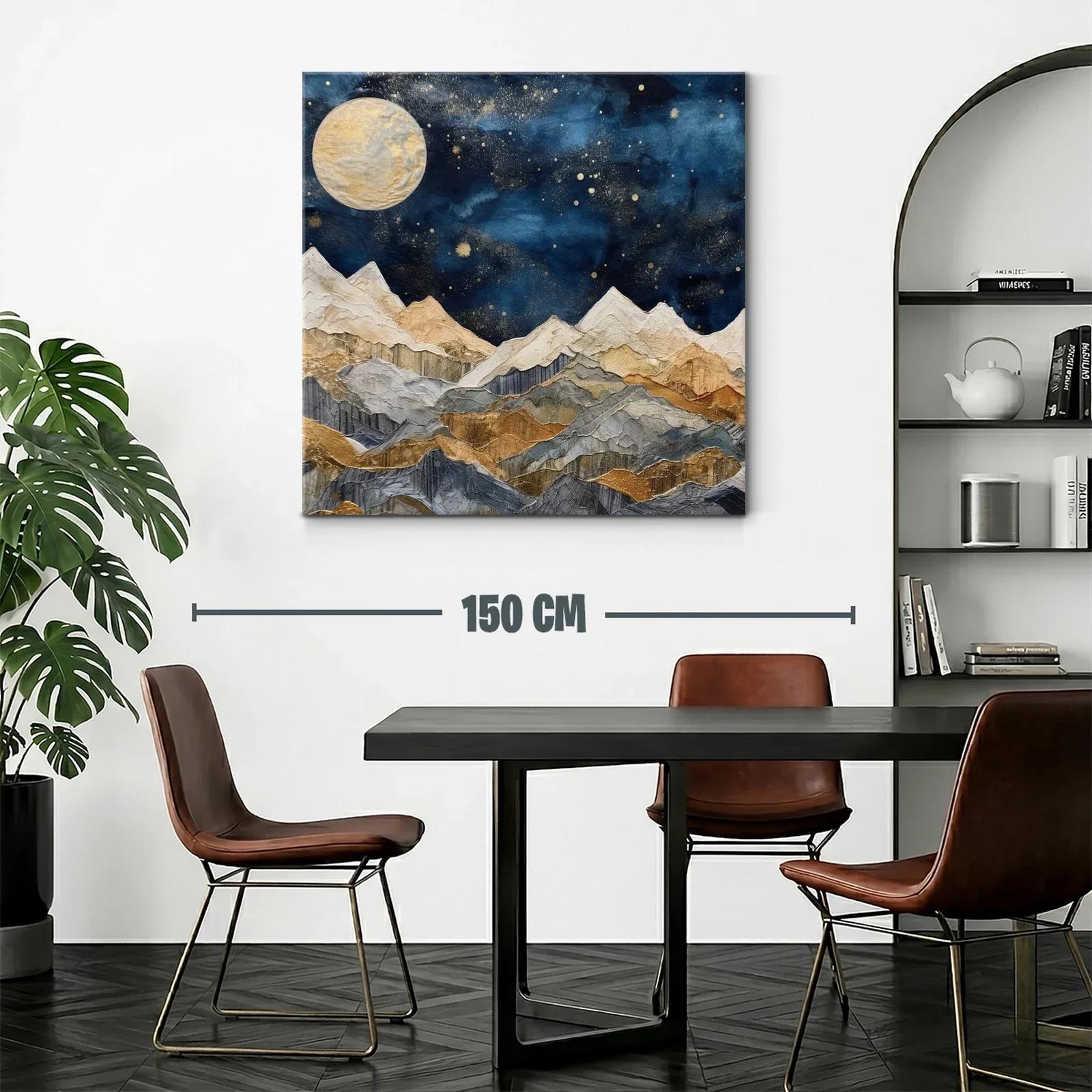 Montañas doradas bajo un cielo estrellado nocturno — miniatura 2