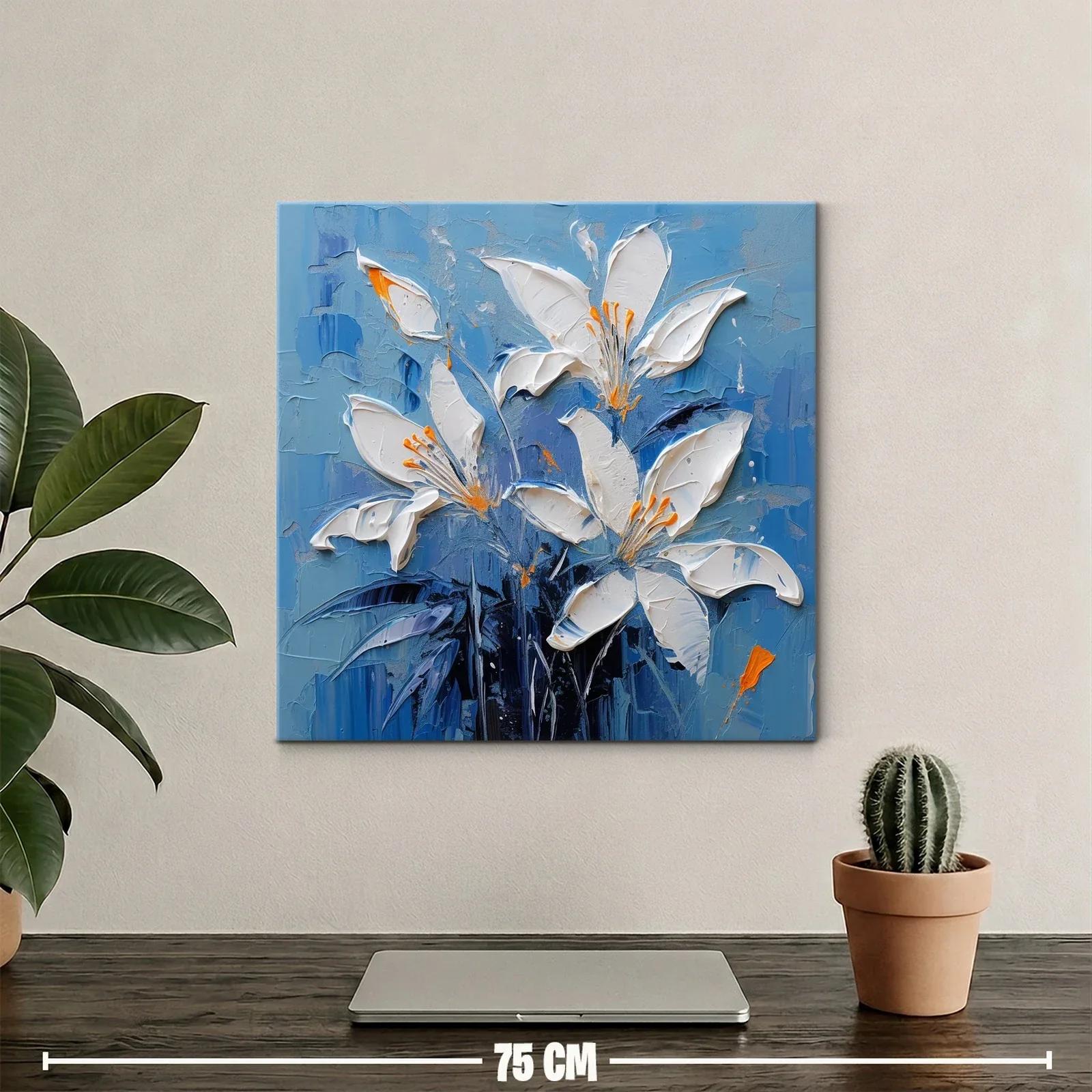 Cuadro floral en tonos azules y blancos con detalles naranjas — miniatura 2