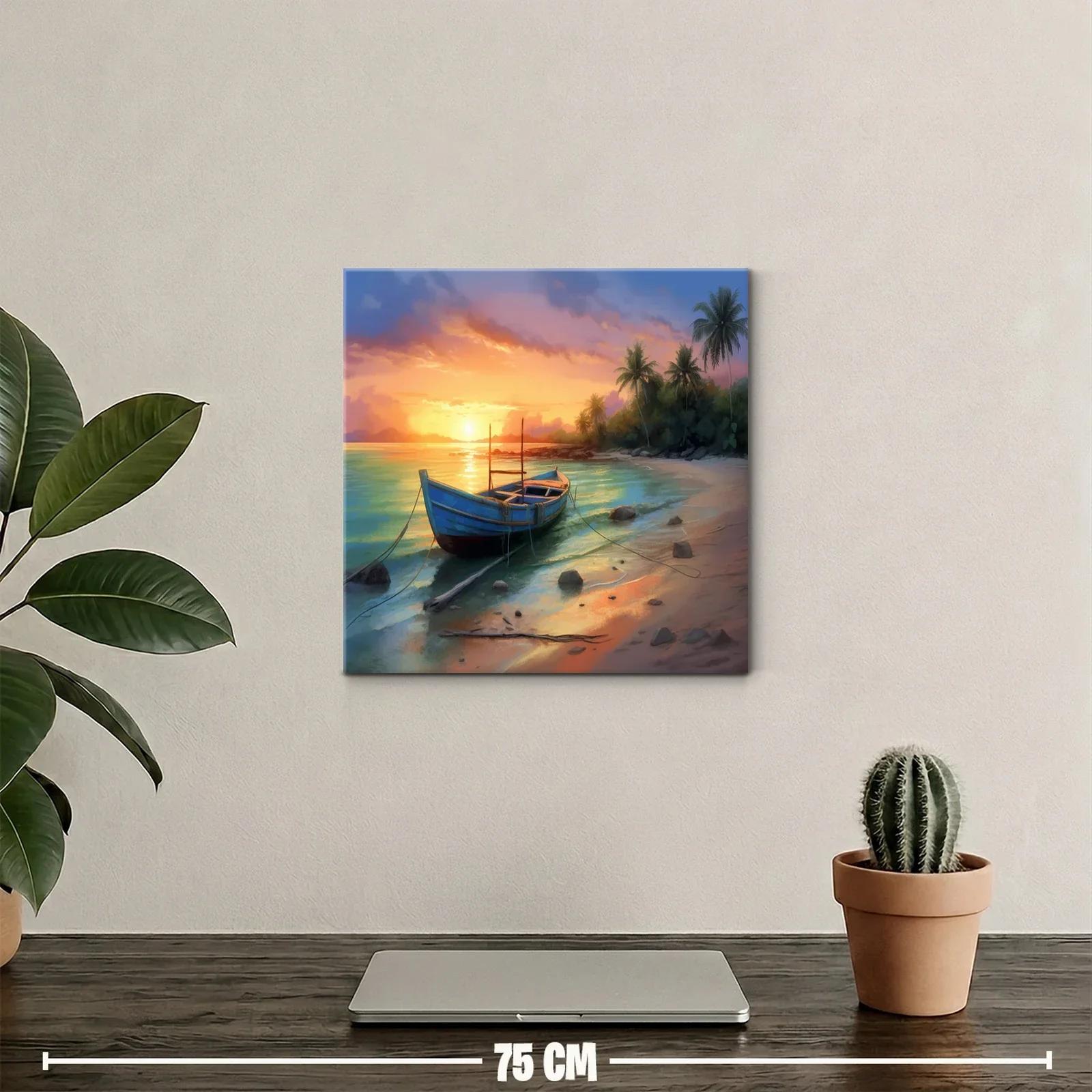 Atardecer tranquilo en playa con barca amarrada — miniatura 2