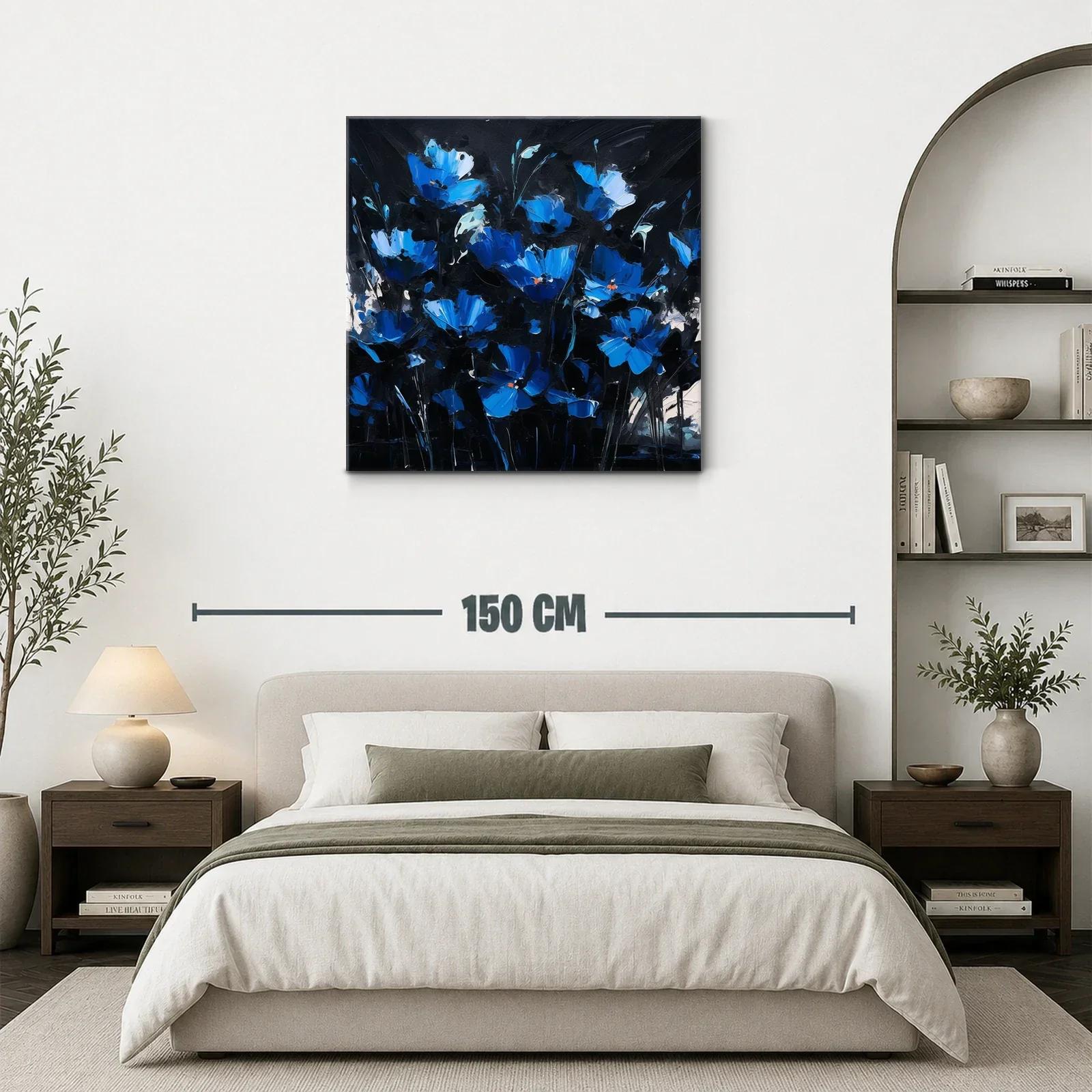 Flores azules vibrantes sobre fondo oscuro — miniatura 3