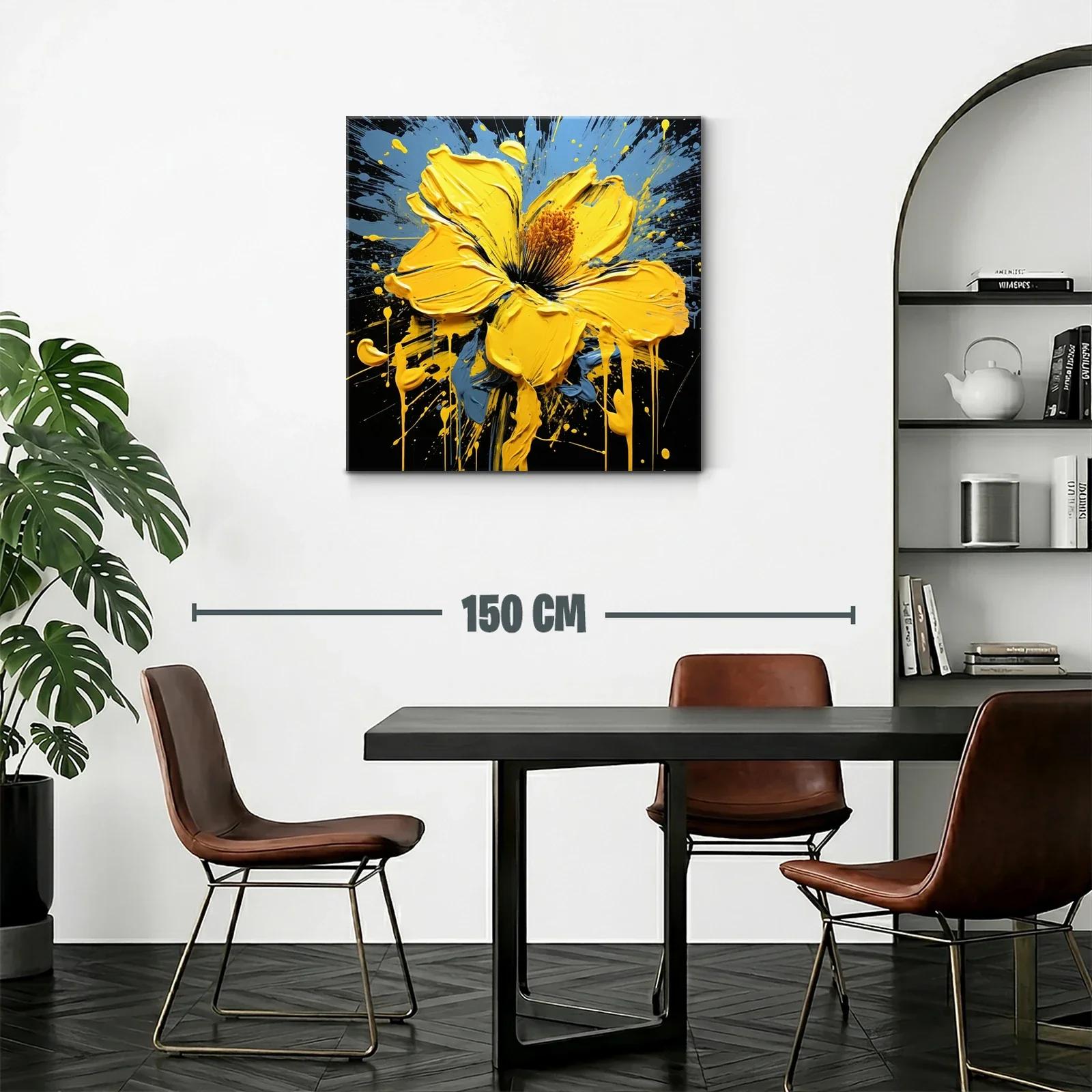 Flor explosiva en amarillo vibrante con toques azulados — miniatura 2