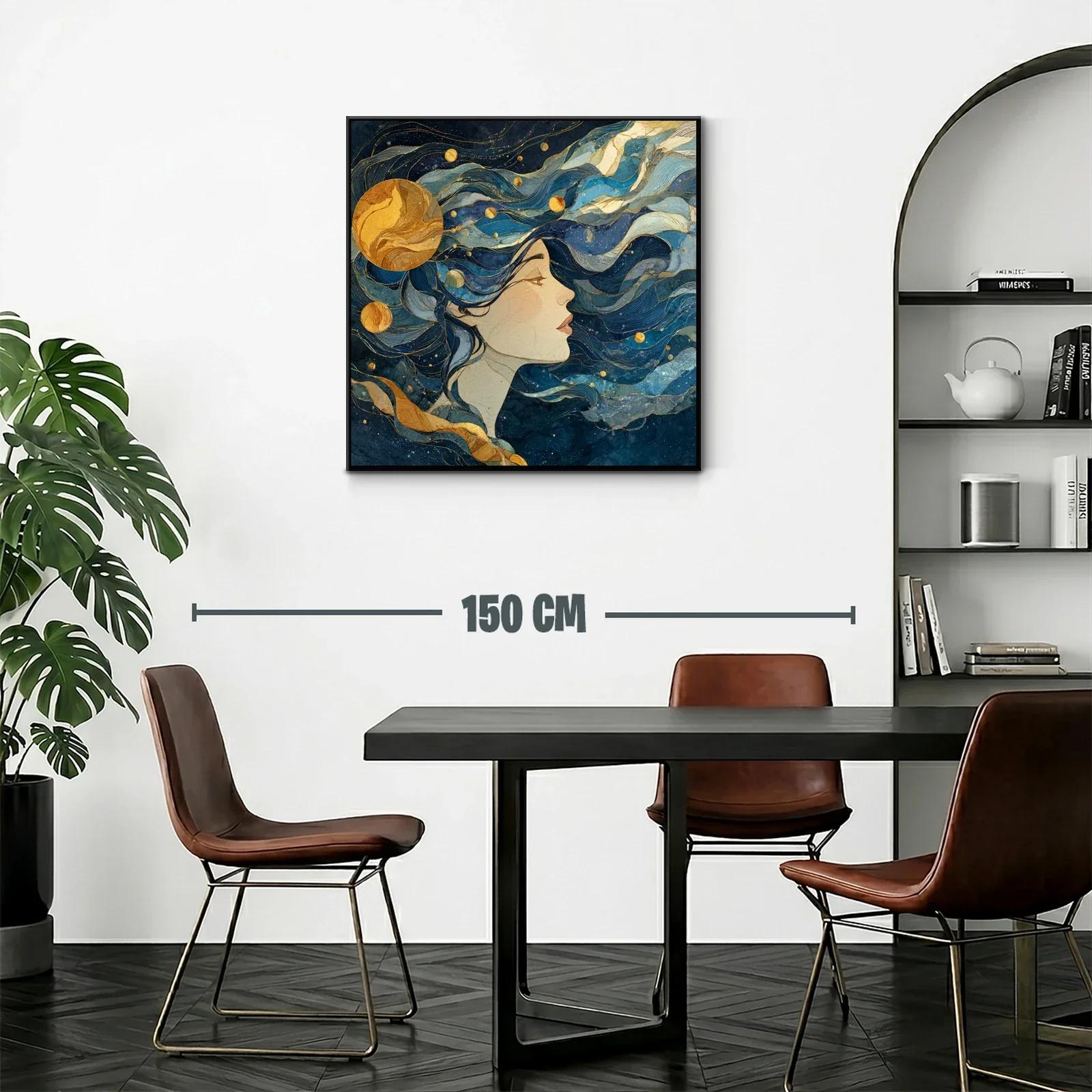 Retrato femenino con elementos cósmicos en azul y dorado — miniatura 2