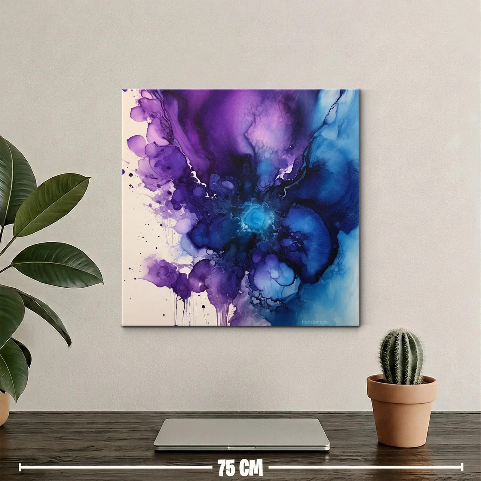 Explosión abstracta en tonos azul y violeta — miniatura 2
