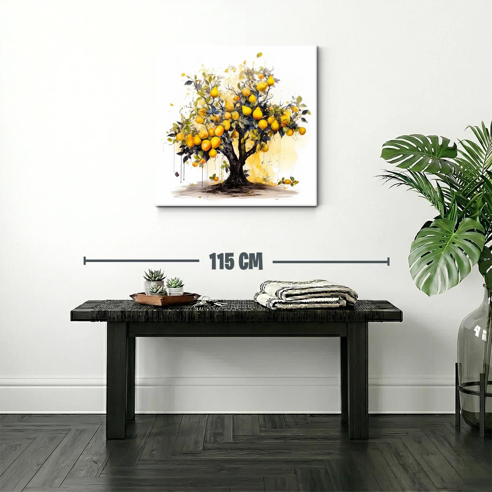 Árbol frutal vibrante con frutos dorados y hojas verdes — miniatura 2