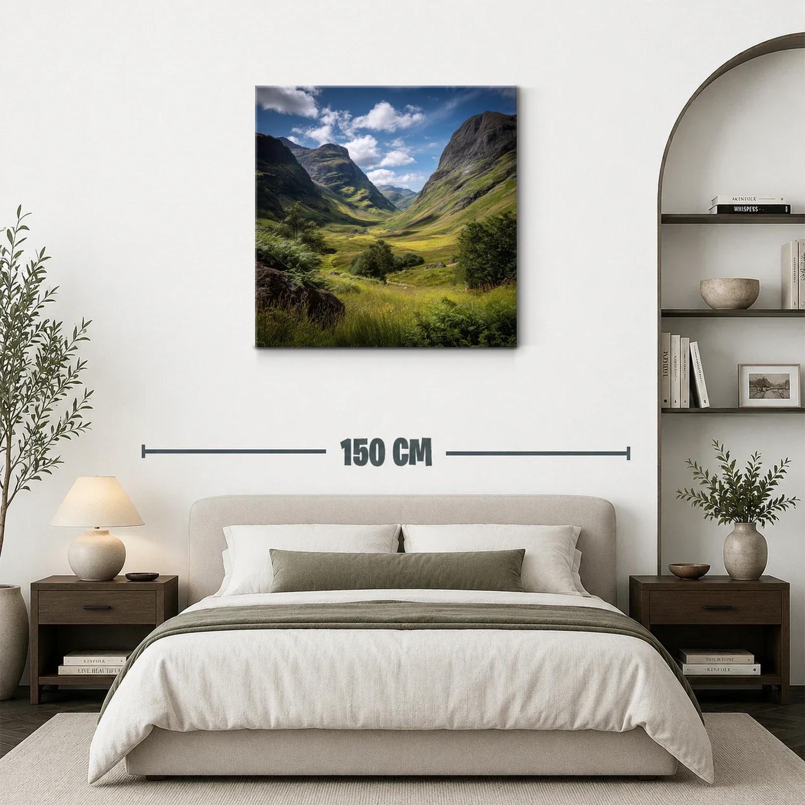 Impresionante paisaje de montaña con cielo azul y praderas verdes — miniatura 3