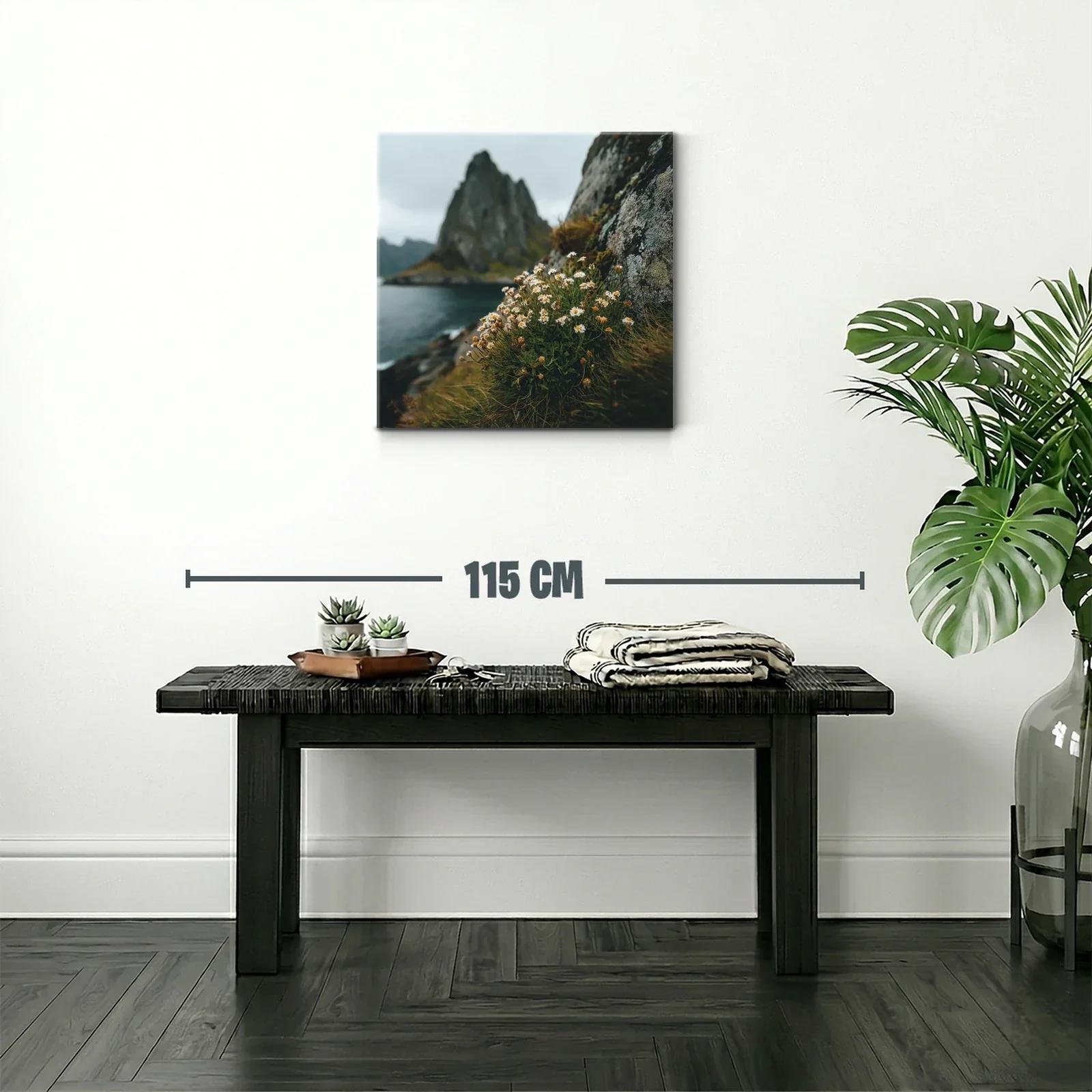 Flores silvestres junto al mar y acantilados brumosos — miniatura 2