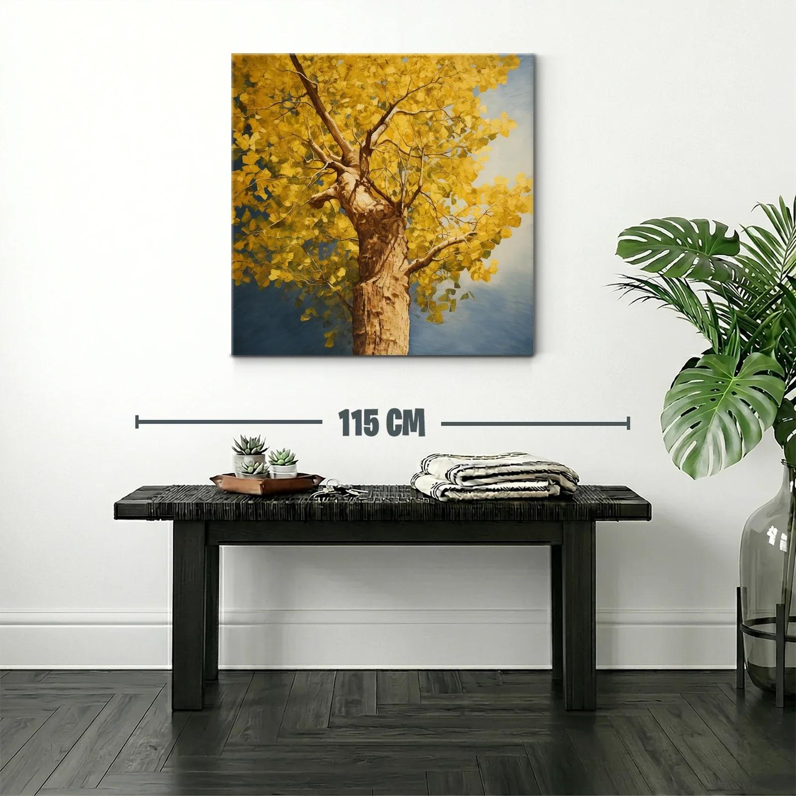 Árbol dorado bajo un cielo sereno — miniatura 2