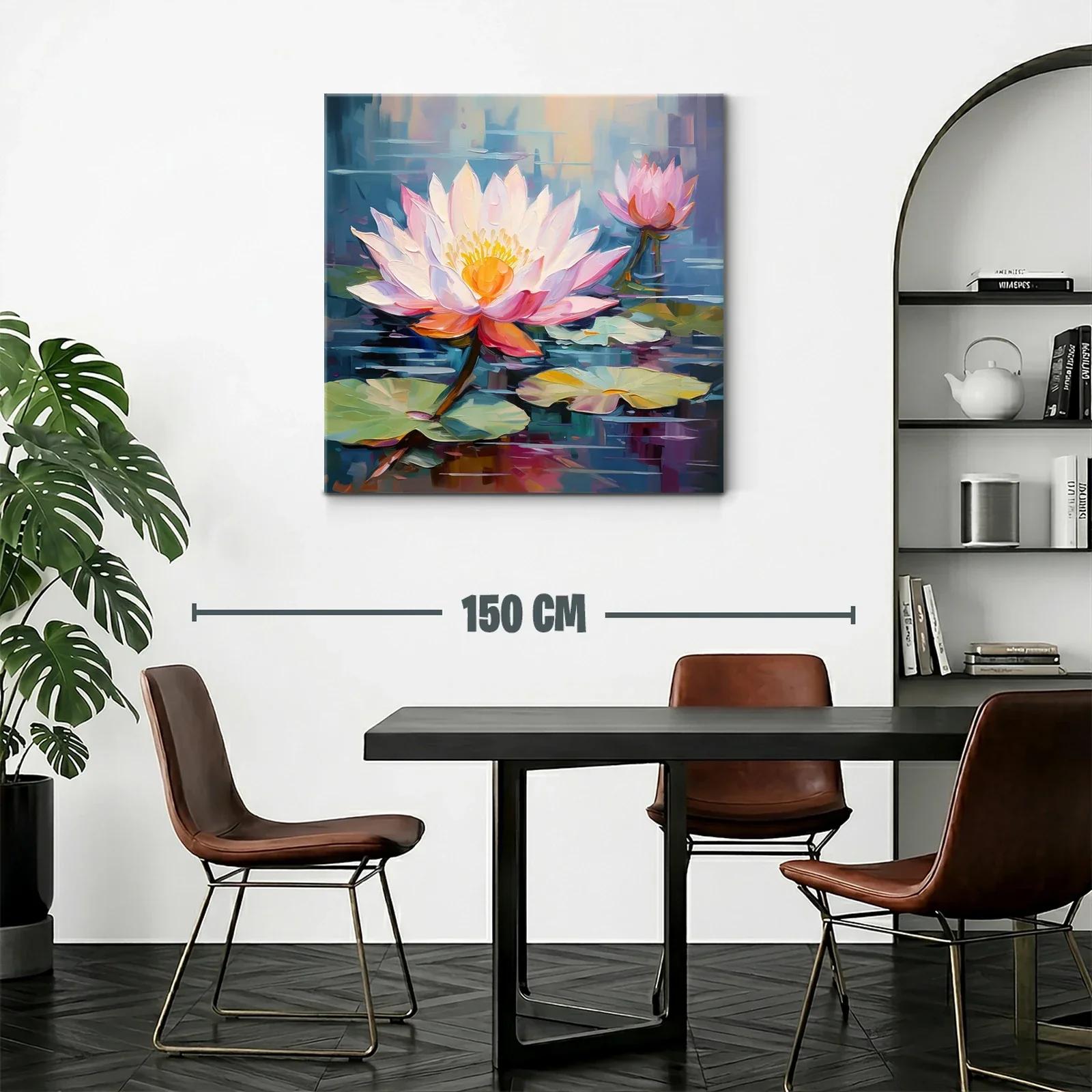 Flores de loto con pétalos vibrantes sobre el agua tranquila — miniatura 2
