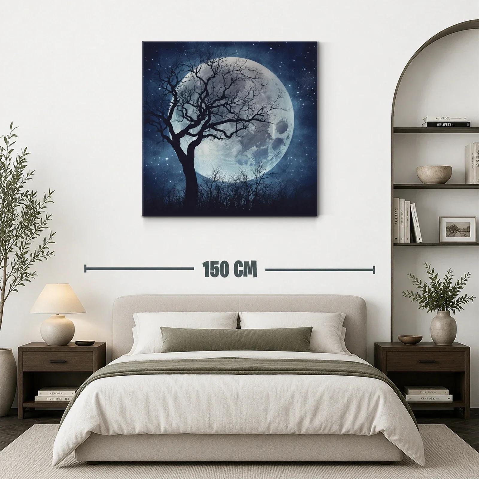 Luna llena iluminando árbol desnudo y cielo estrellado — miniatura 3