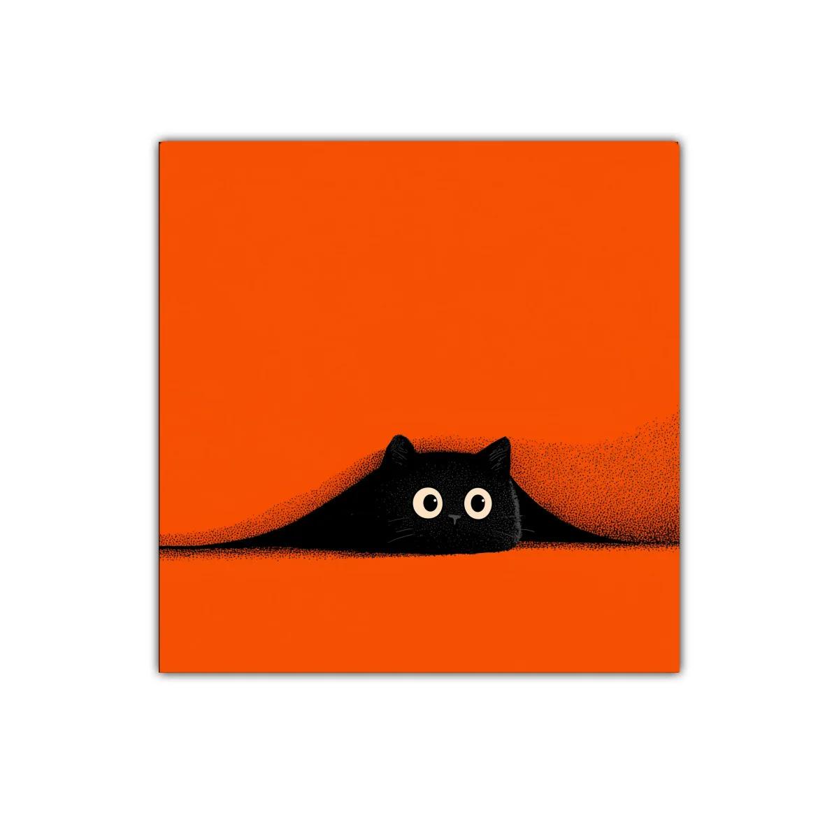Gato negro sorprendido en fondo naranja vibrante — imagen principal