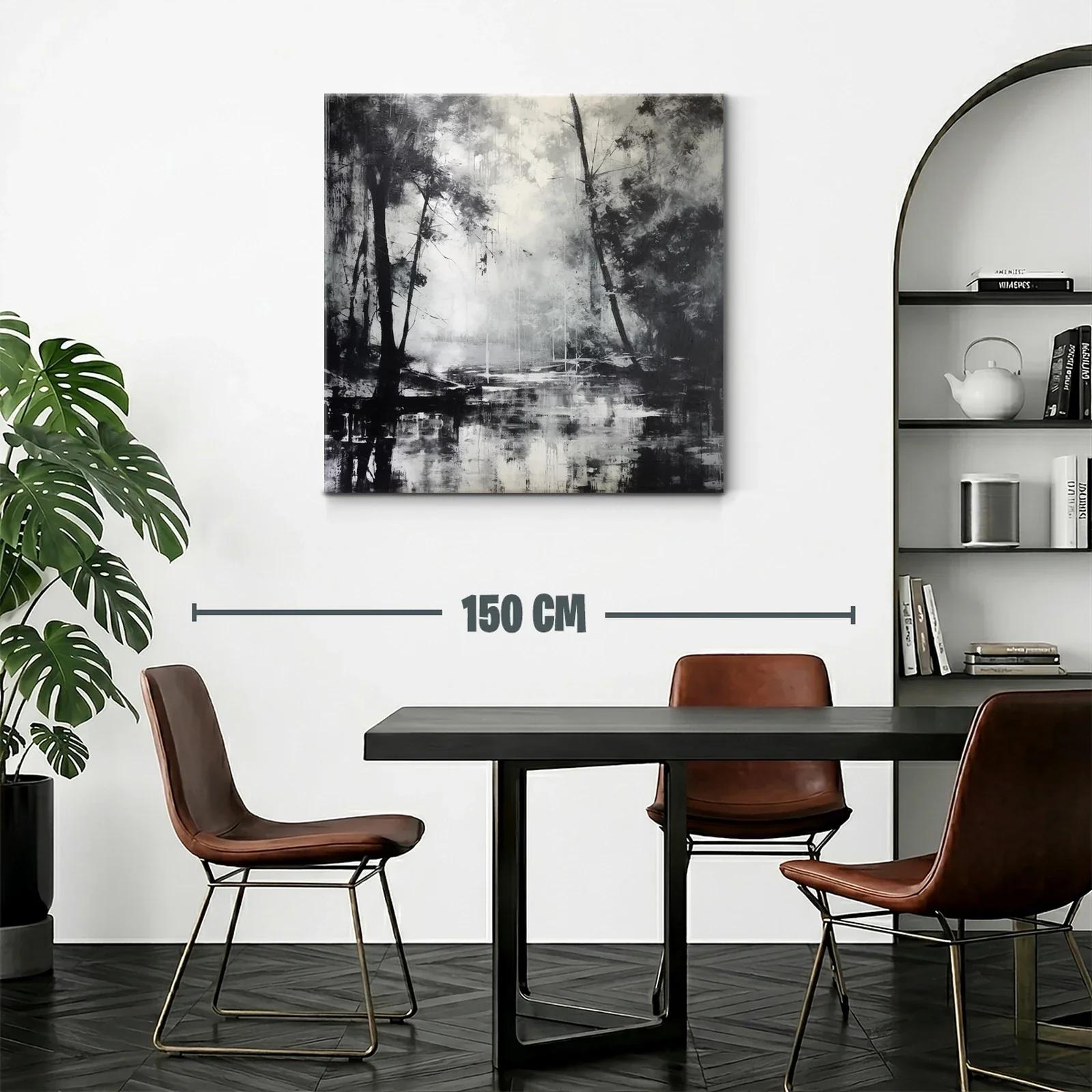 Paisaje monocromo en bosque reflejado en agua — miniatura 2