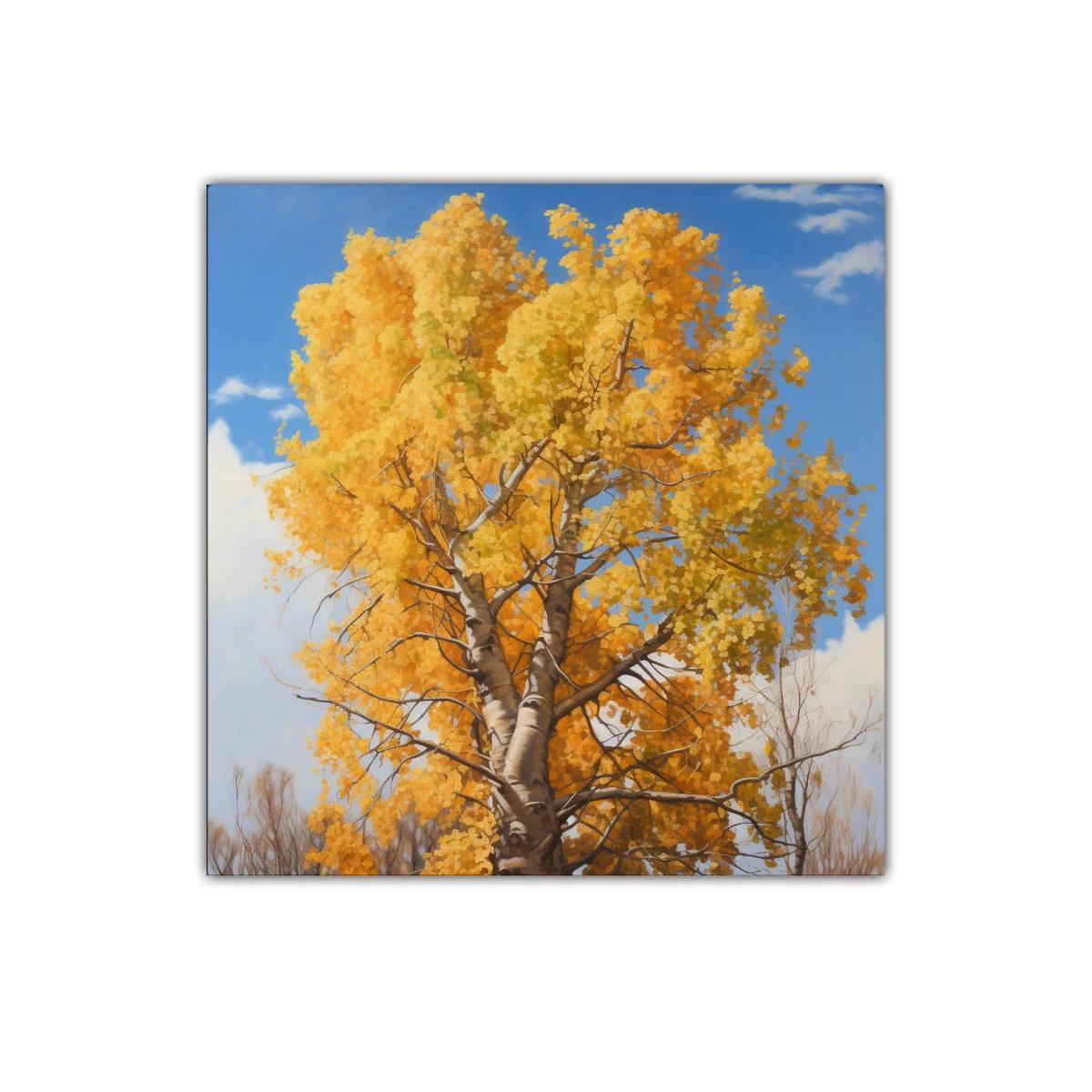 Arbol otoñal con follaje dorado y cielo azul — imagen principal