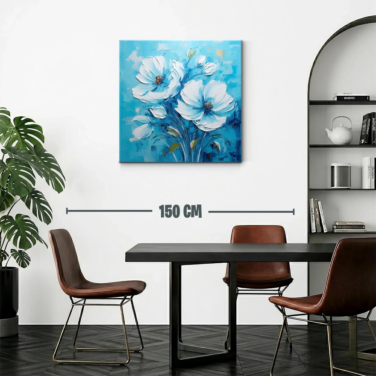 Flores blancas vibrantes sobre fondo azul intenso — miniatura 2
