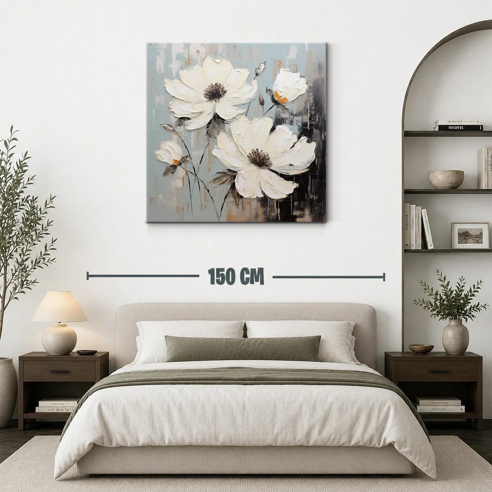 Flores blancas sobre fondo gris con toques ocres suaves — miniatura 3