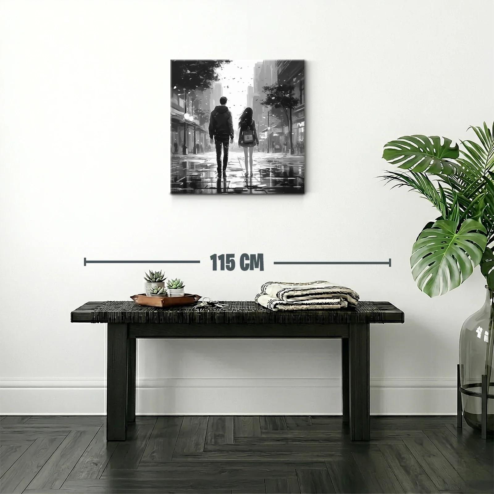 Pareja caminando en ciudad bajo lluvia suave en blanco y negro — miniatura 2