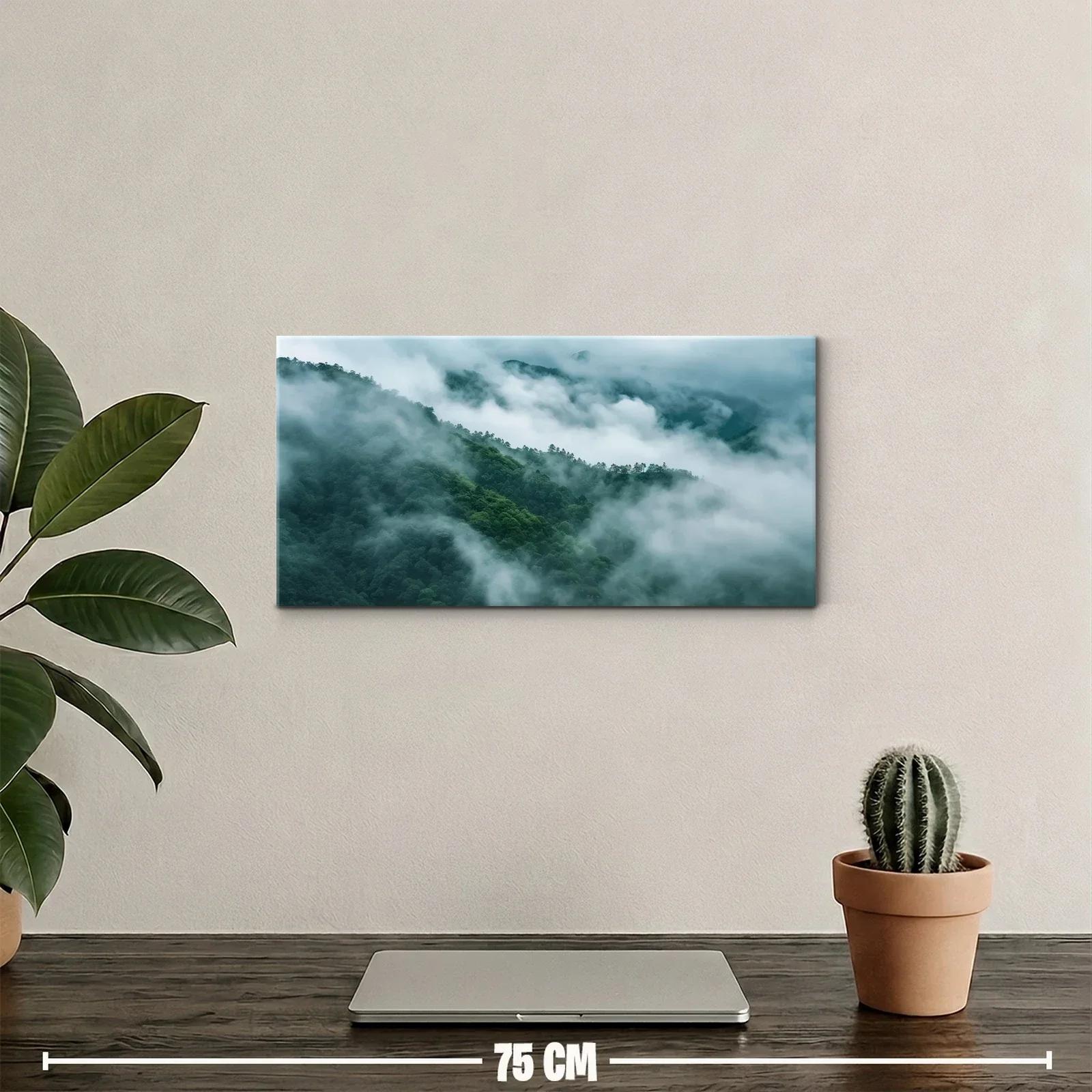 Cuadro montañas con niebla y bosque en capas suaves — miniatura 2