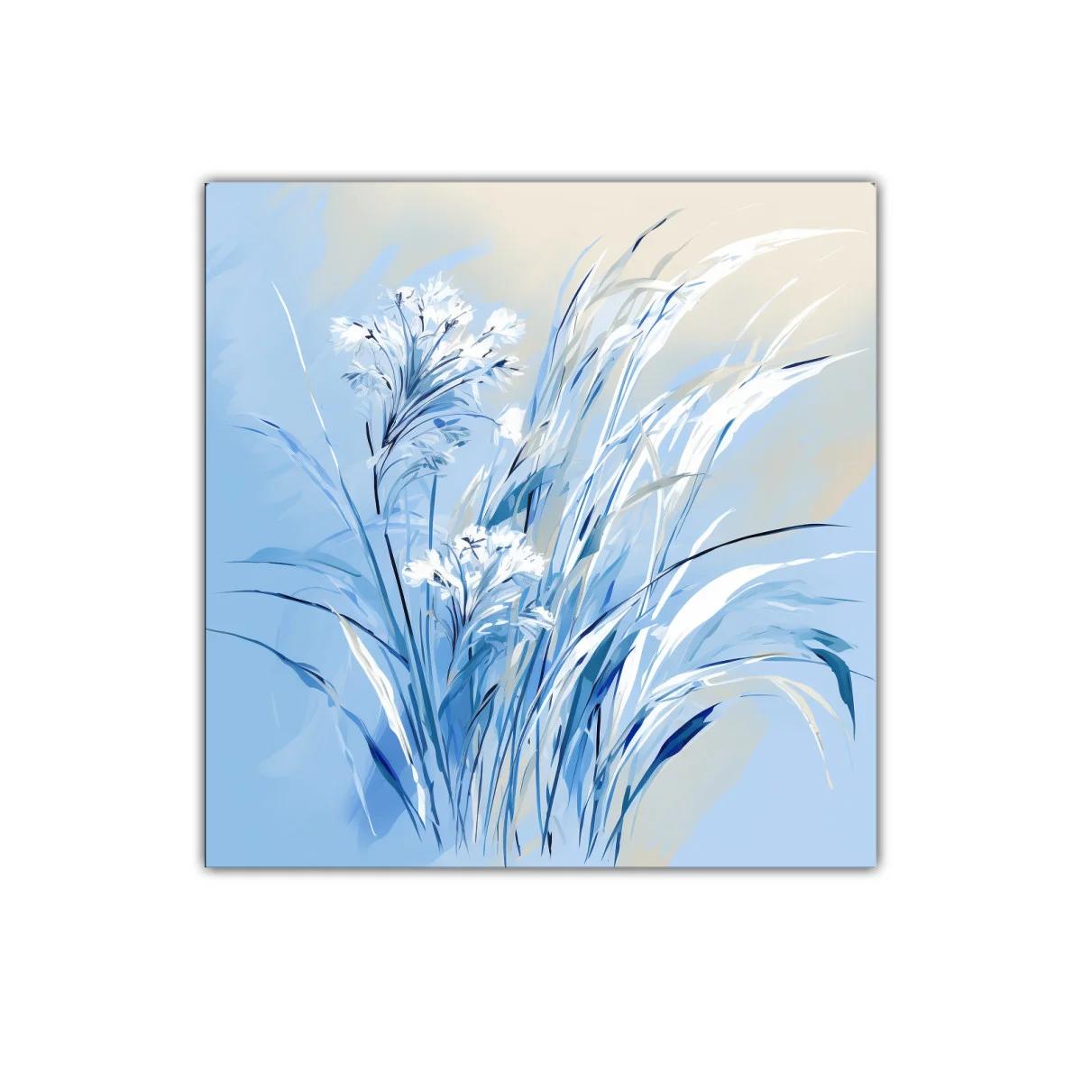 Delicada composición de flores y hojas en tonos azules