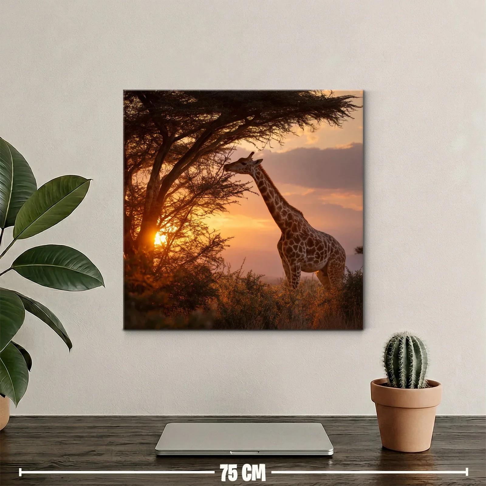 Serena jirafa al atardecer en paisaje natural — miniatura 2