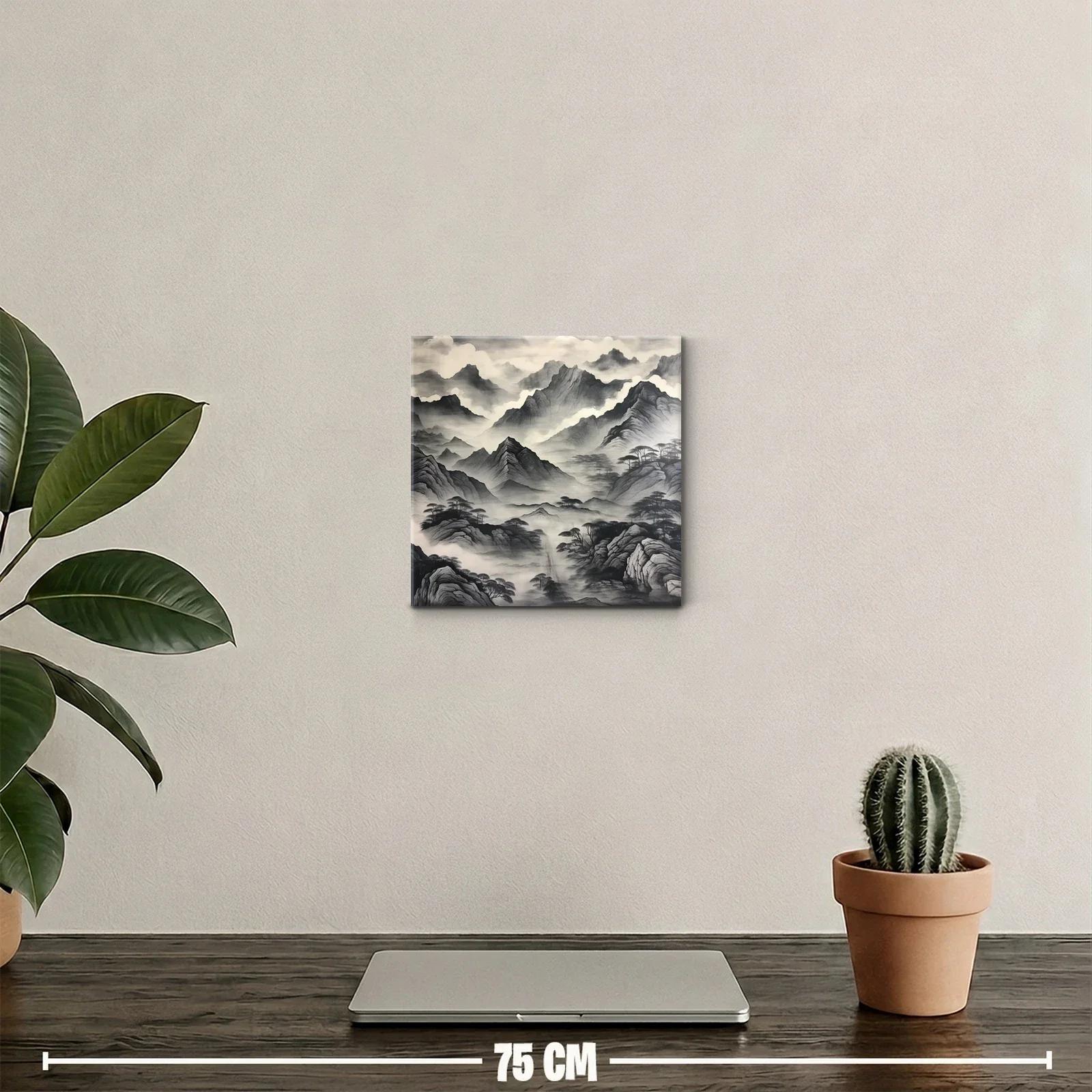 Paisaje de montañas entre niebla en tonos grises y negros — miniatura 2