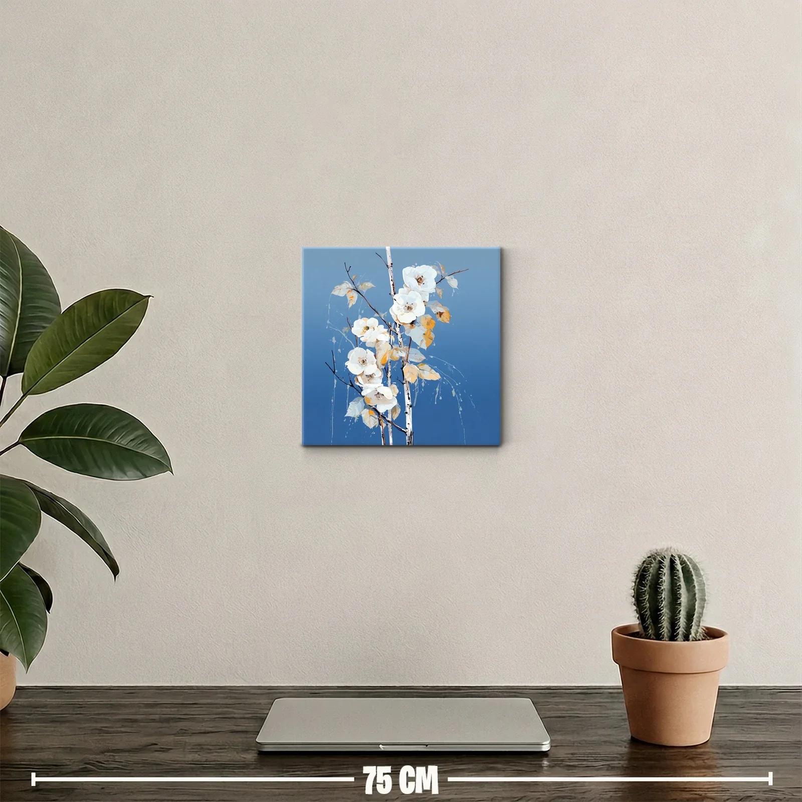 Arte floral delicado con flores blancas sobre fondo azul — miniatura 2