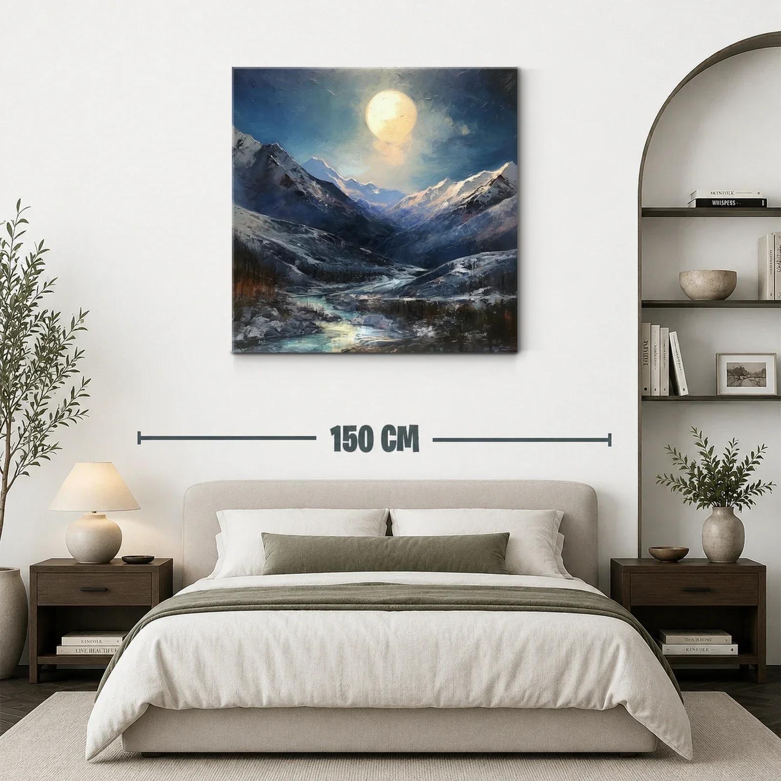 Paisaje nocturno con montañas nevadas y luna llena brillante — miniatura 3