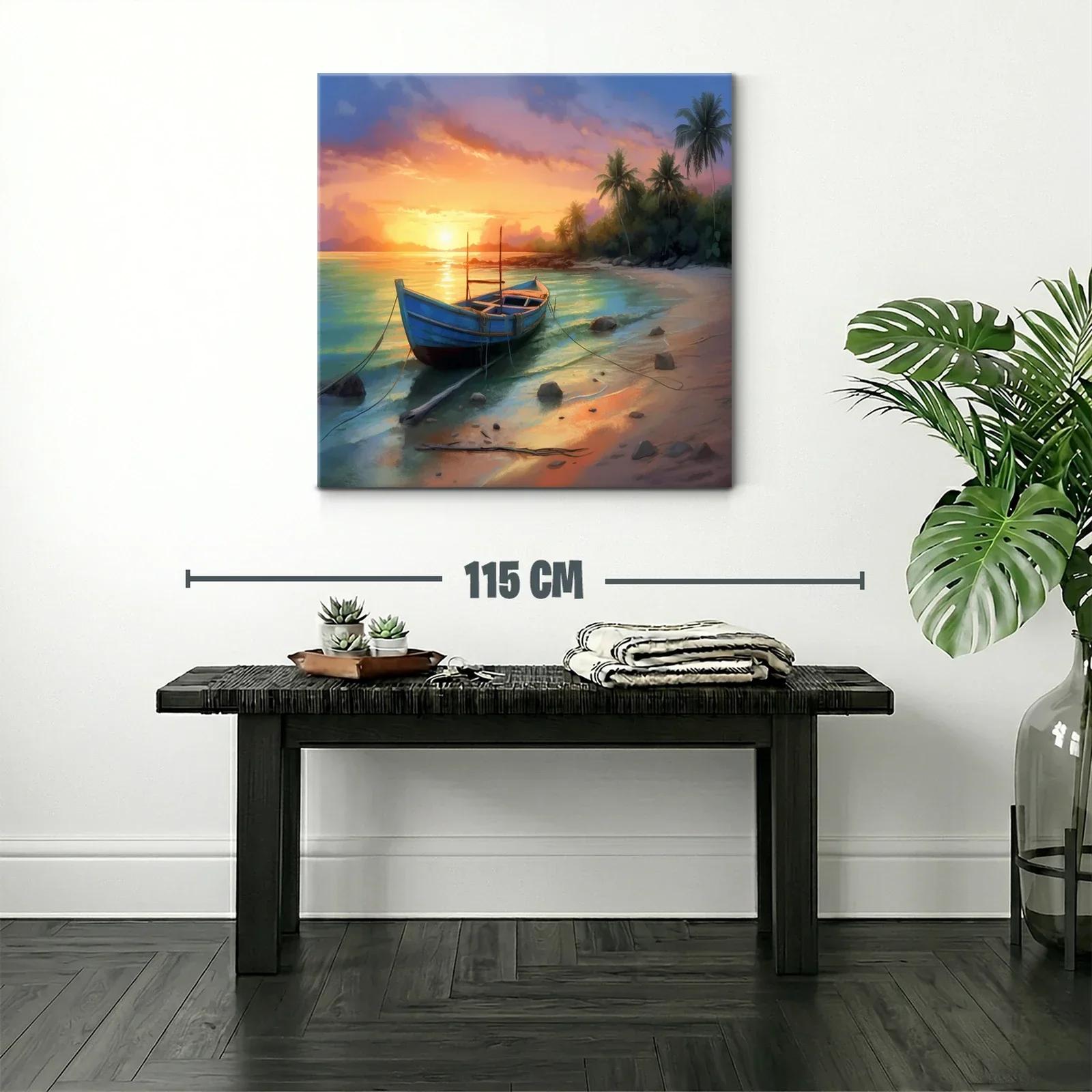 Atardecer tranquilo en playa con barca amarrada — miniatura 2
