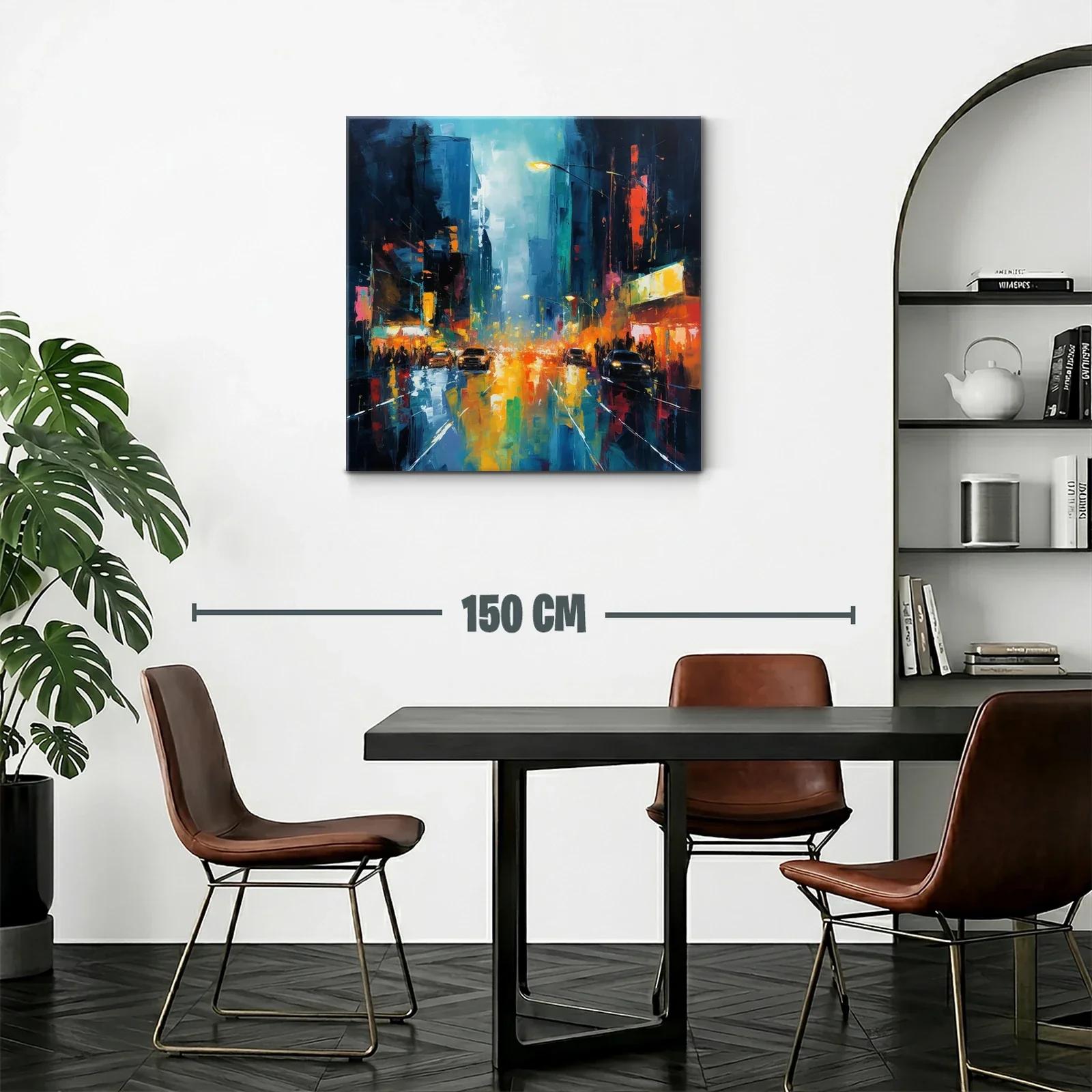 Ciudad nocturna iluminada con reflejos vibrantes de luz — miniatura 2