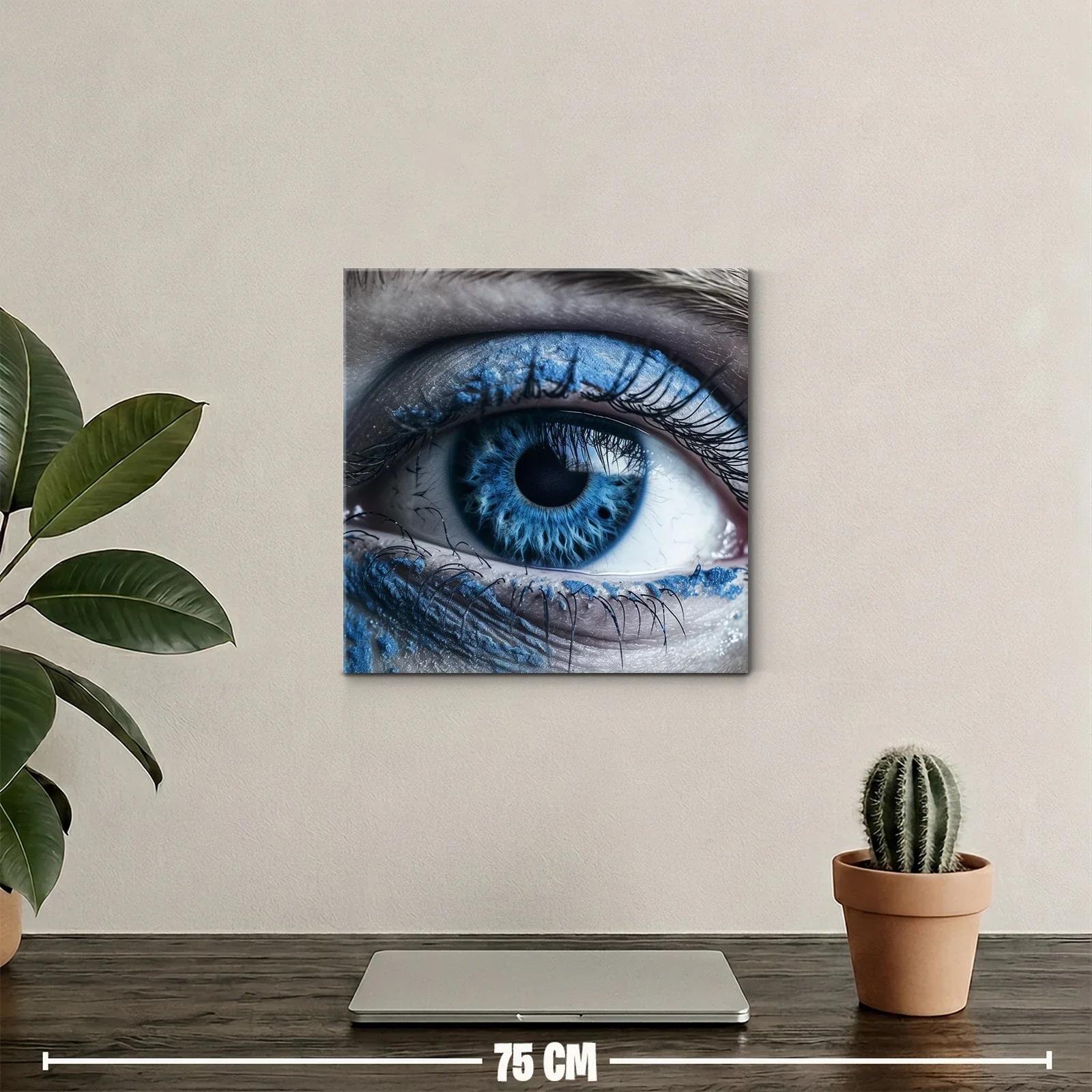 Impactante visión azul con detalles expresivos y textura — miniatura 2