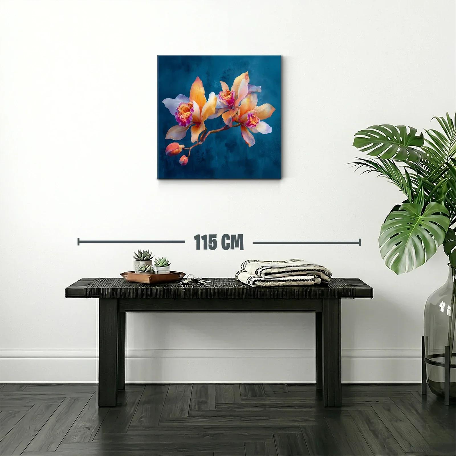 Elegancia floral en tonos cálidos sobre fondo azul profundo — miniatura 2