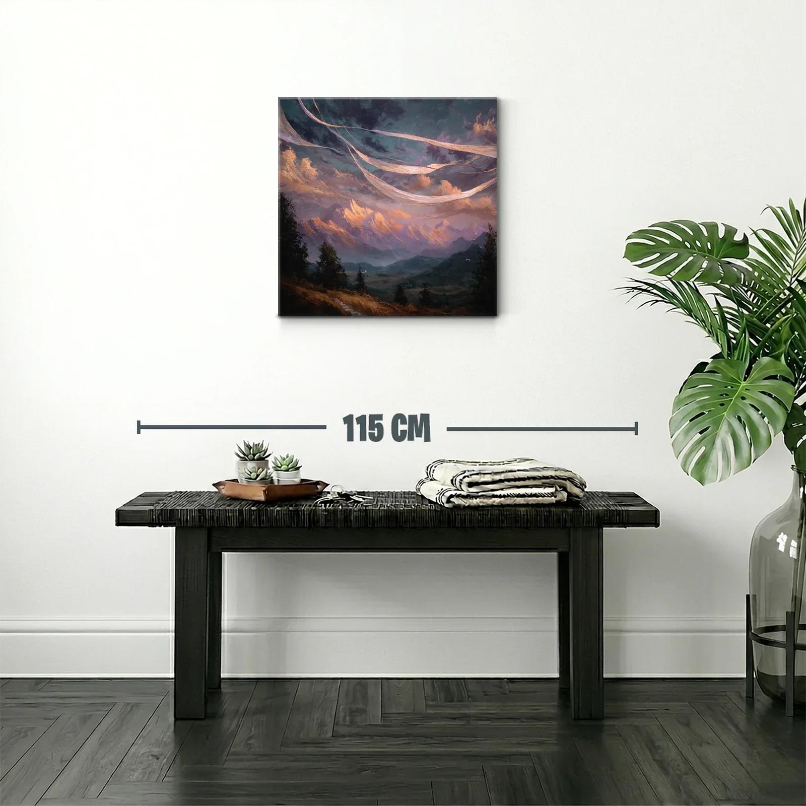 Paisaje montañoso con cielo dramático y nubes cálidas — miniatura 2