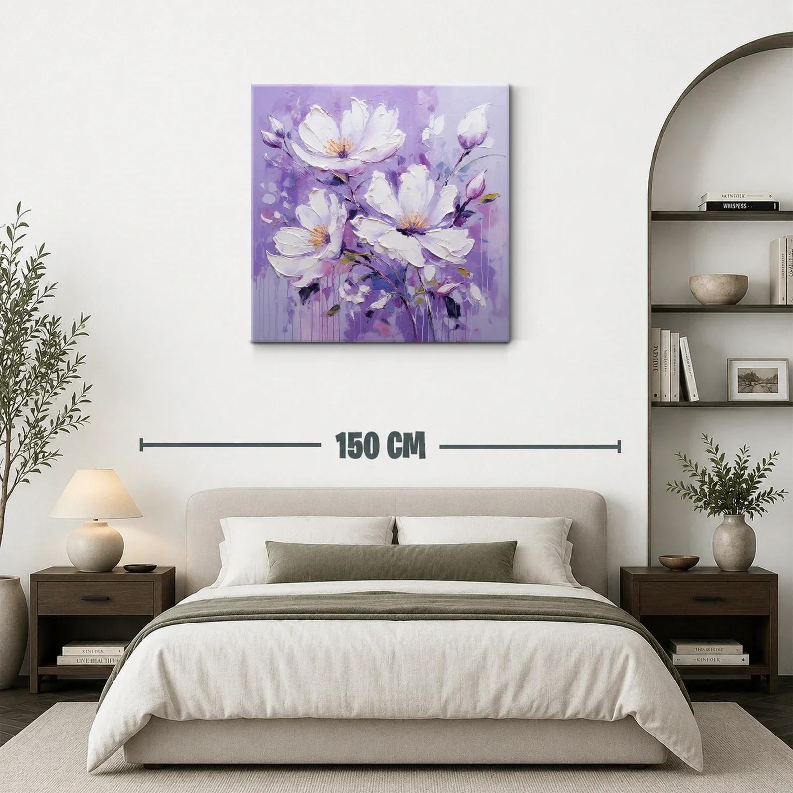 Flores blancas sobre fondo lila en composición vibrante — miniatura 3