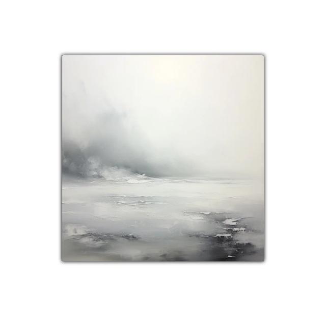 Paisaje nebuloso en tonos grises y blancos suaves