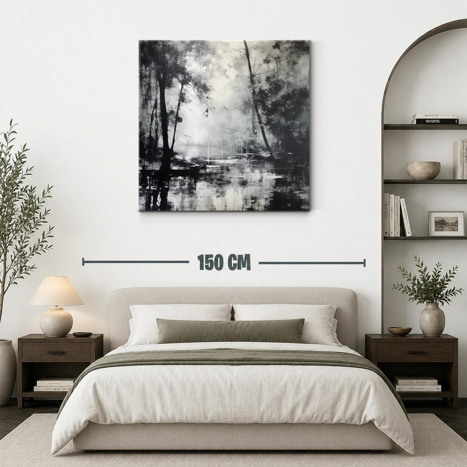 Paisaje monocromo en bosque reflejado en agua — miniatura 3