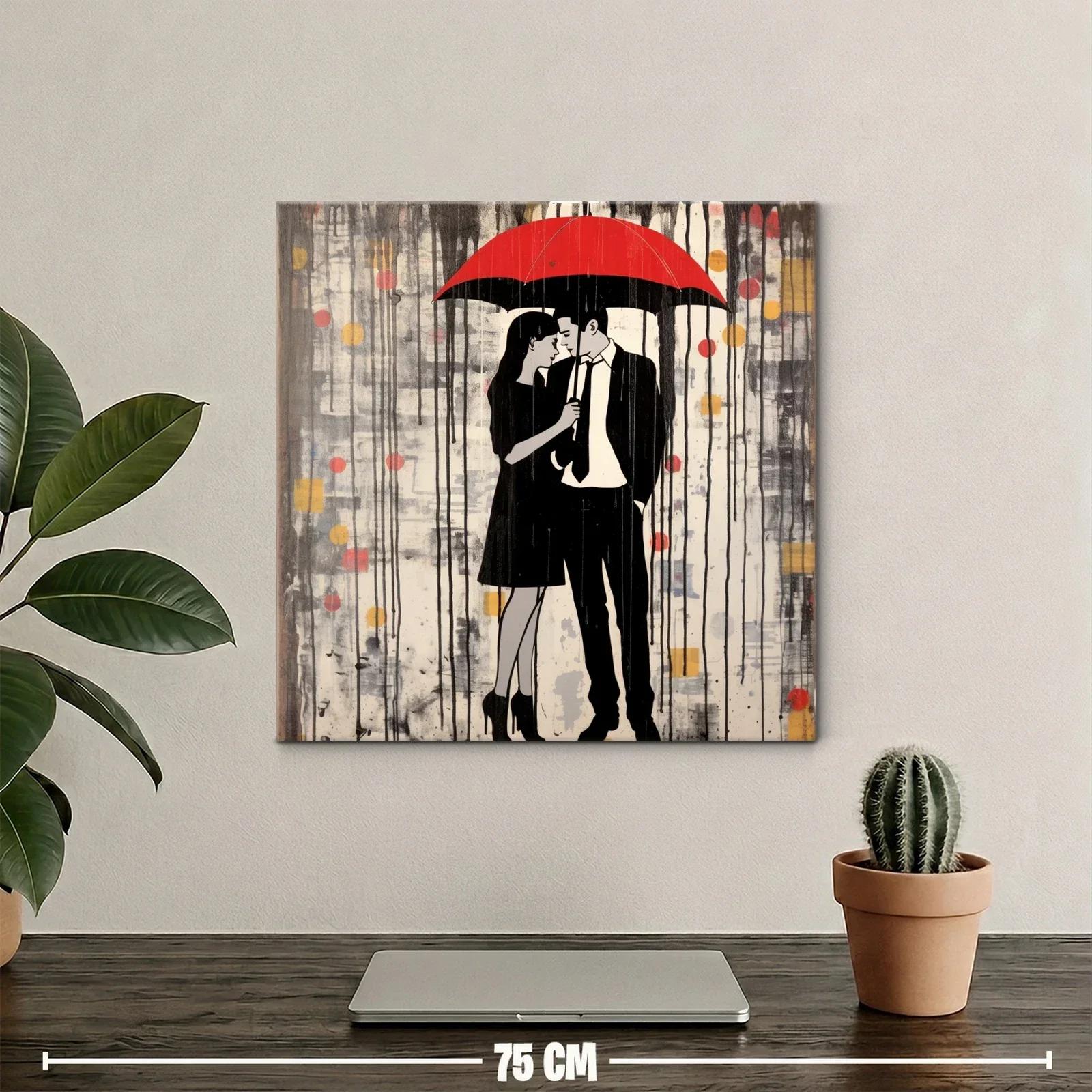 Pareja bajo paraguas rojo en escena urbana lluviosa — miniatura 2