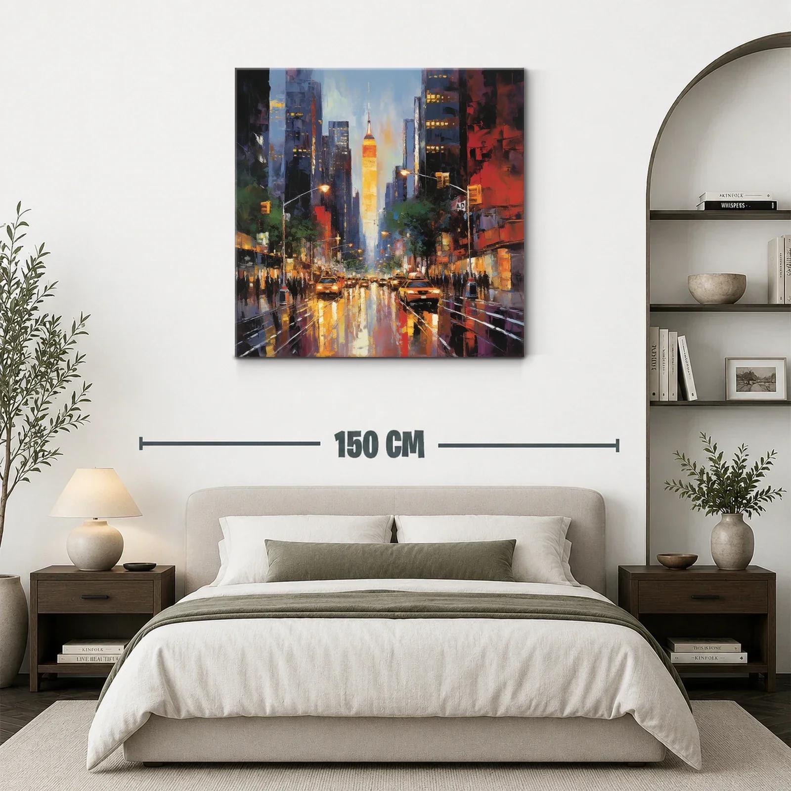 Atardecer urbano en ciudad iluminada con taxis y rascacielos — miniatura 3