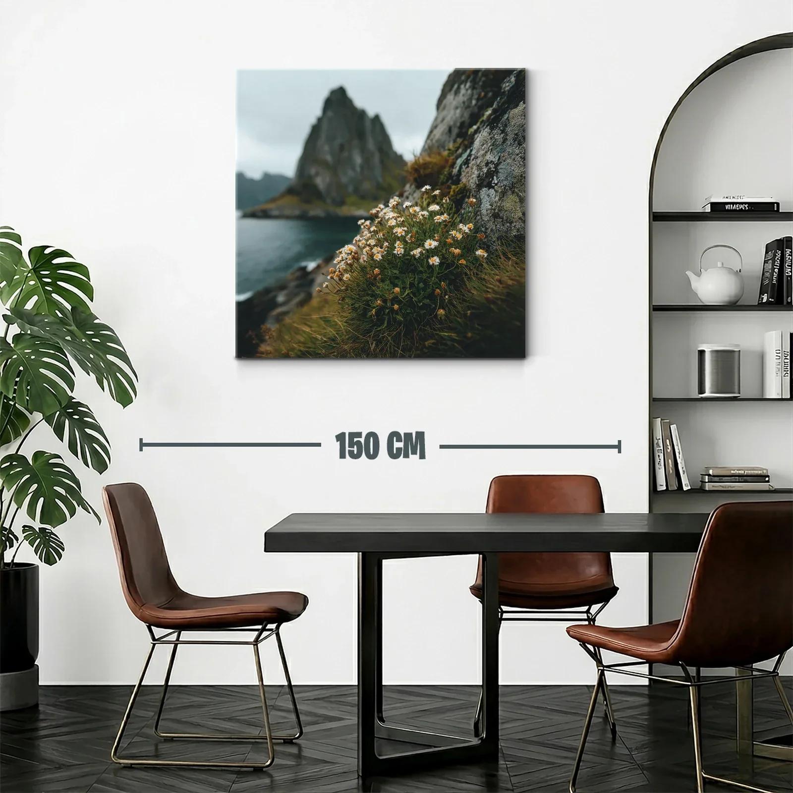 Flores silvestres junto al mar y acantilados brumosos — miniatura 2