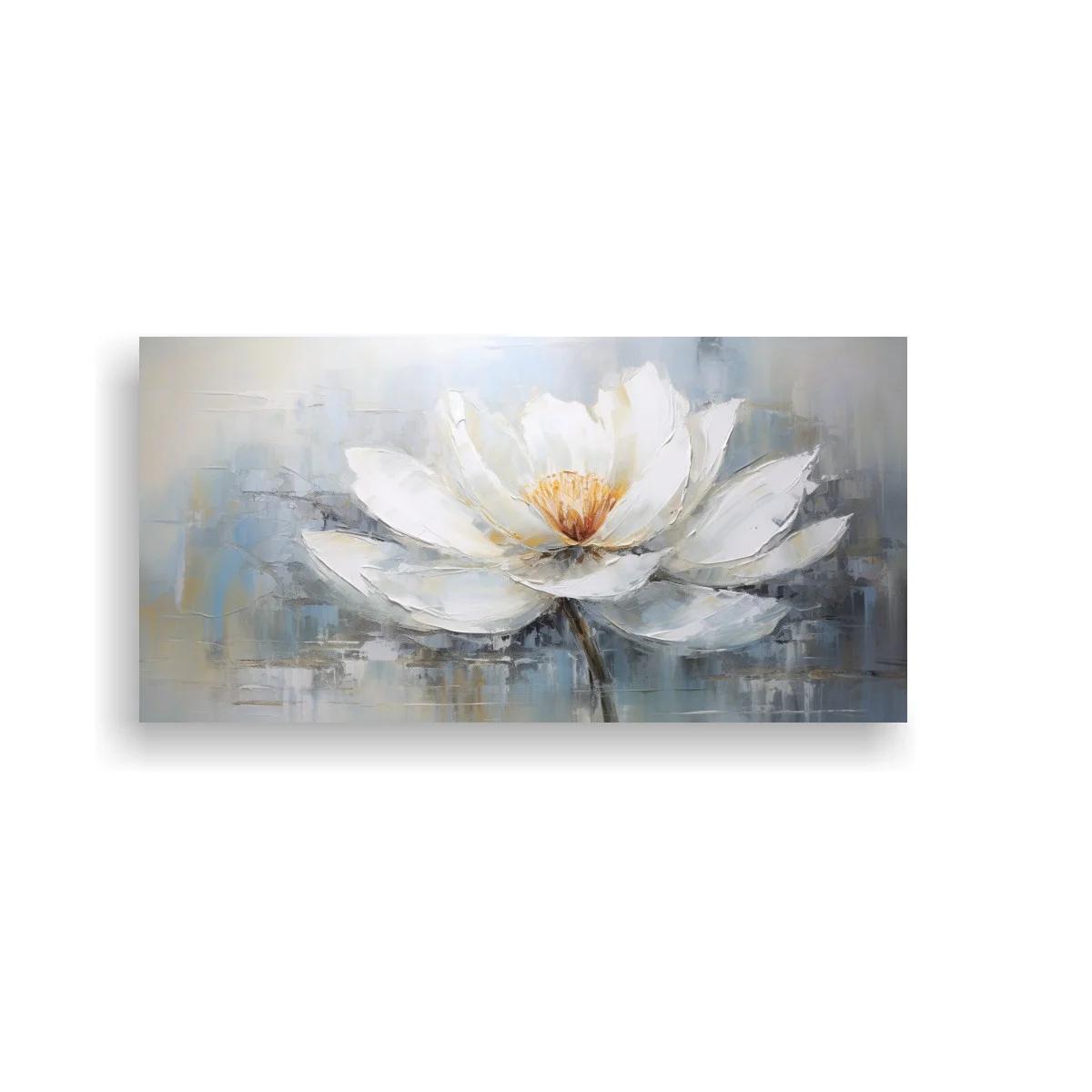 Cuadro flor de loto blanca con fondo difuso y reflejo suave