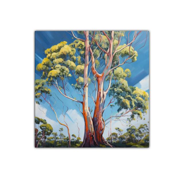 Árboles bajo un cielo azul vibrante en paisaje natural