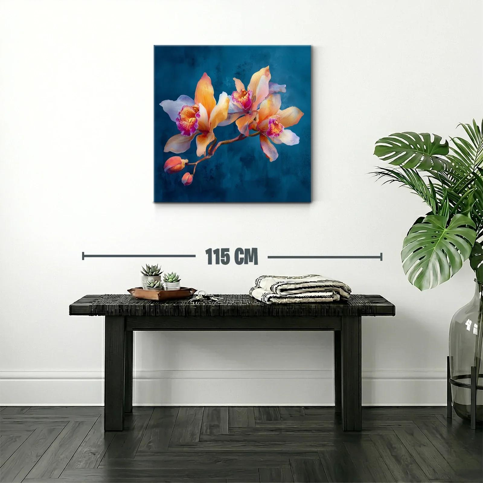 Elegancia floral en tonos cálidos sobre fondo azul profundo — miniatura 2
