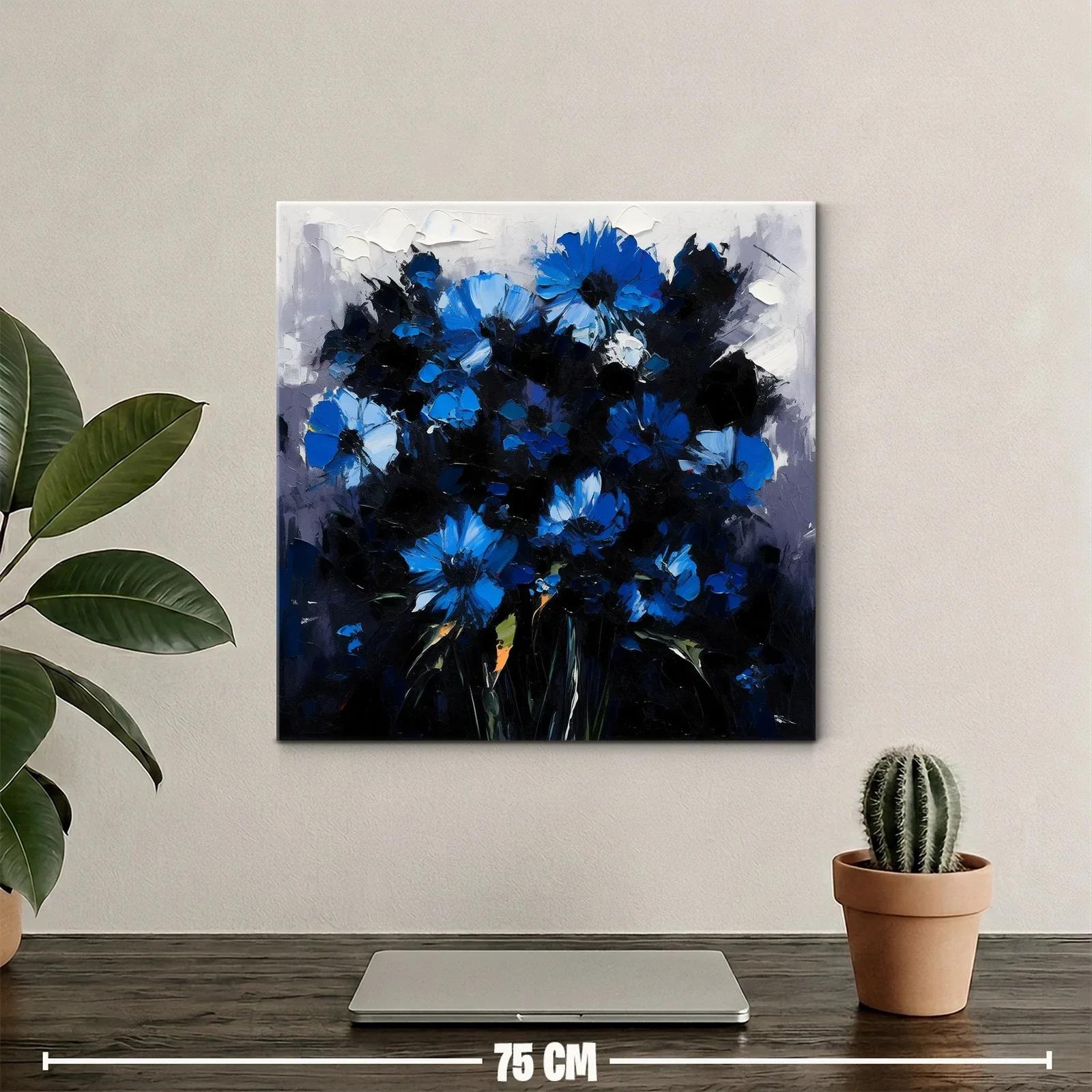 Ramo de flores azules vibrantes sobre fondo oscuro — miniatura 2
