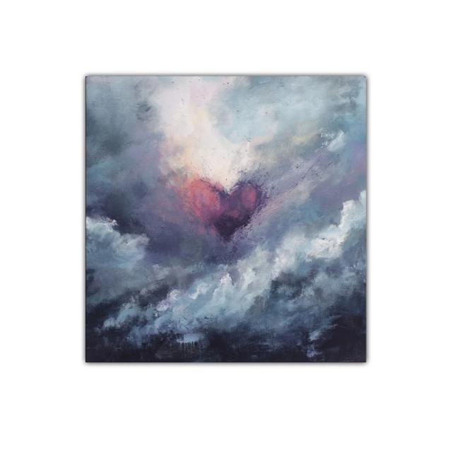 Corazón entre nubes en tonalidades suaves y dramáticas