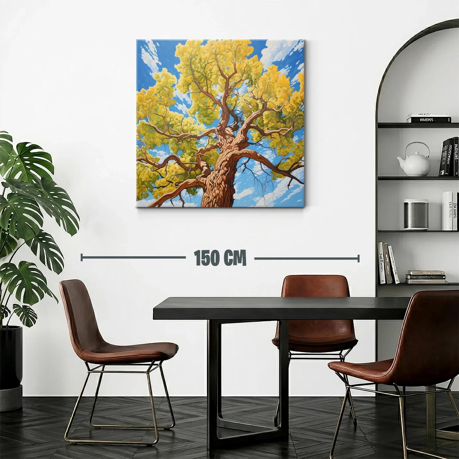 Árbol imponente con follaje dorado bajo cielo azul — miniatura 2