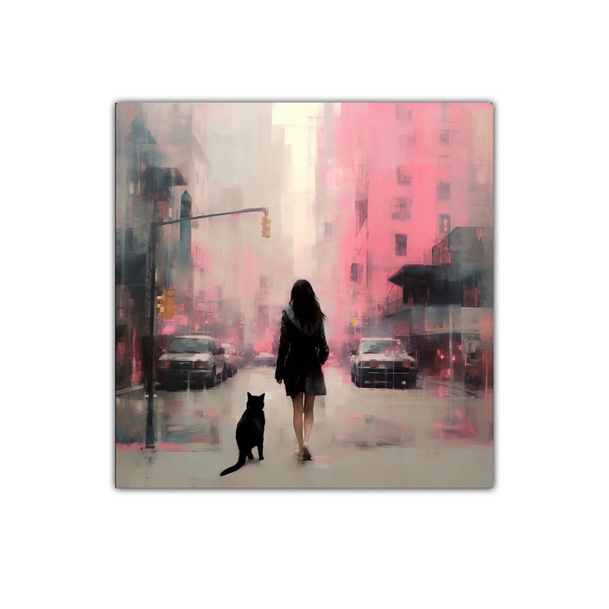 Calle urbana con figura femenina y gato en tonos rosas — imagen principal