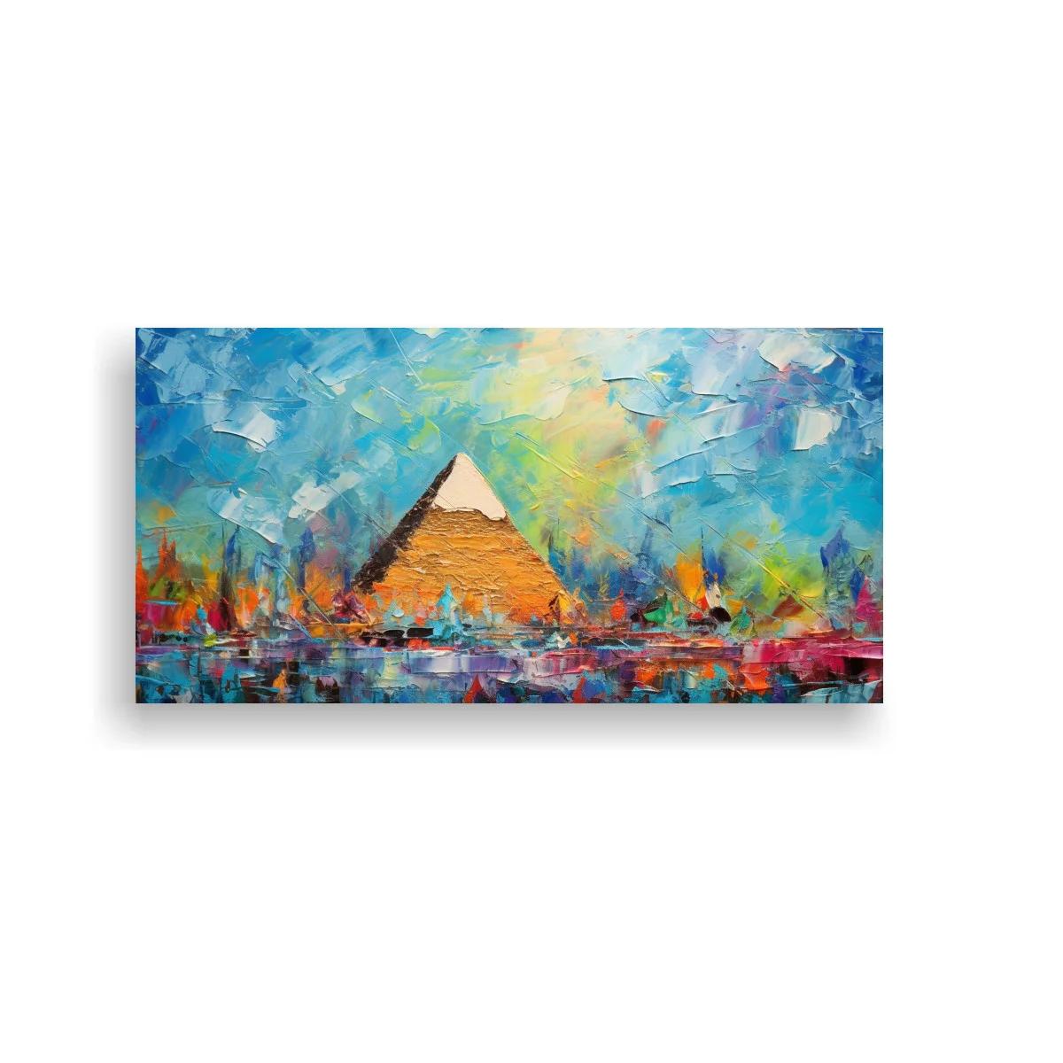 Cuadro pirámide triangular con reflejo en el agua